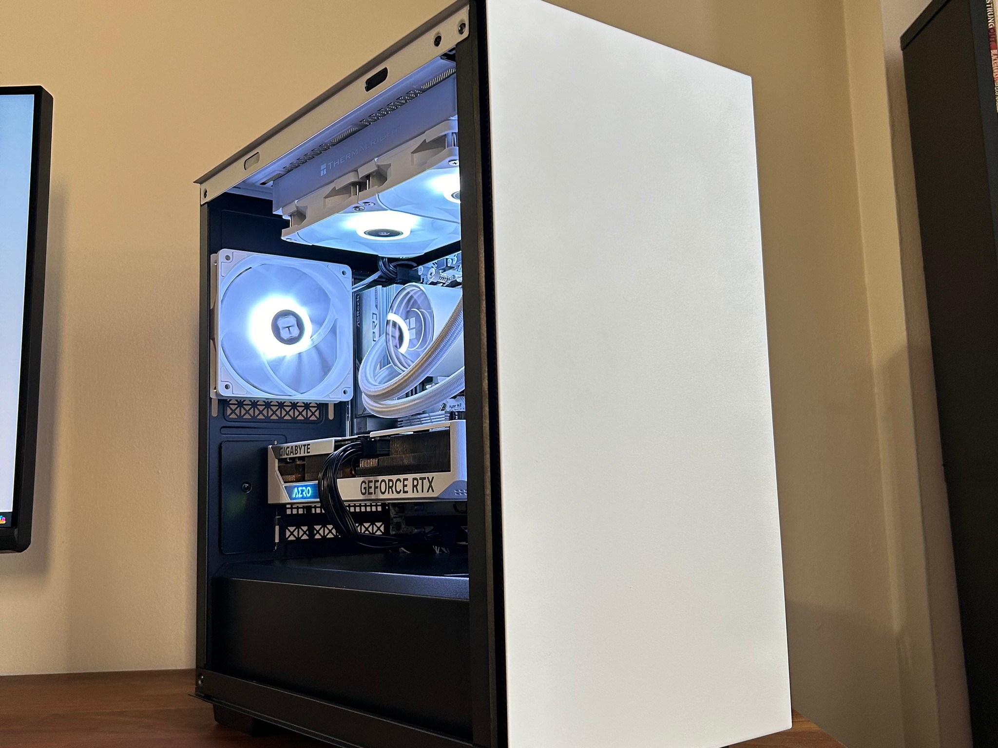 **SALE** RTX 4060ti 16GB | Ryzen 5 5600 | 32GB DDR4 | 1TB SSD | The Mid-Range Beast V14