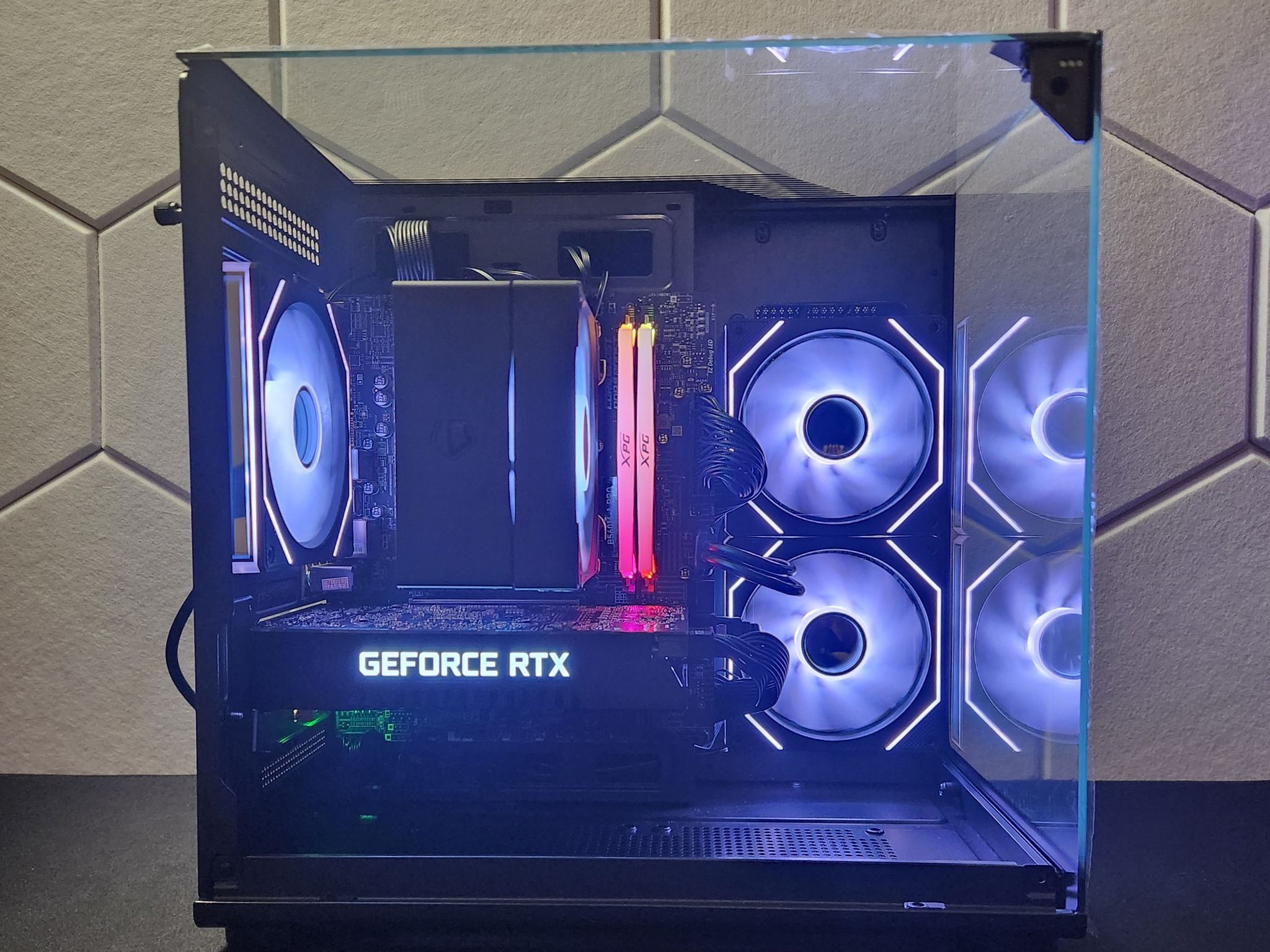 RTX 2060 | Intel I5 10400F | 16GB DDR4 | 256GB SSD + 1TB HDD | Windows 11