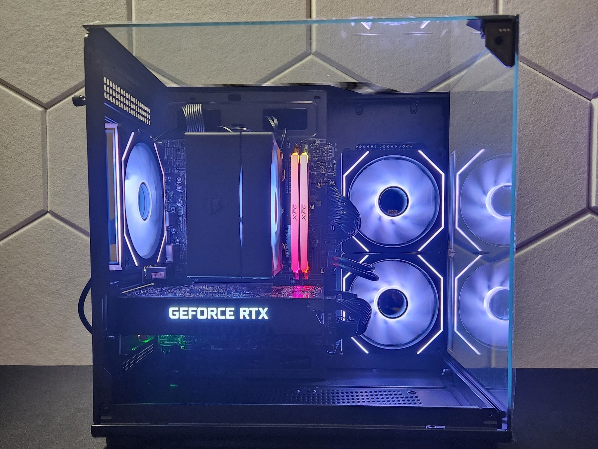 RTX 2060 | Intel I5 10400F | 16GB DDR4 | 256GB SSD + 1TB HDD | Windows 11
