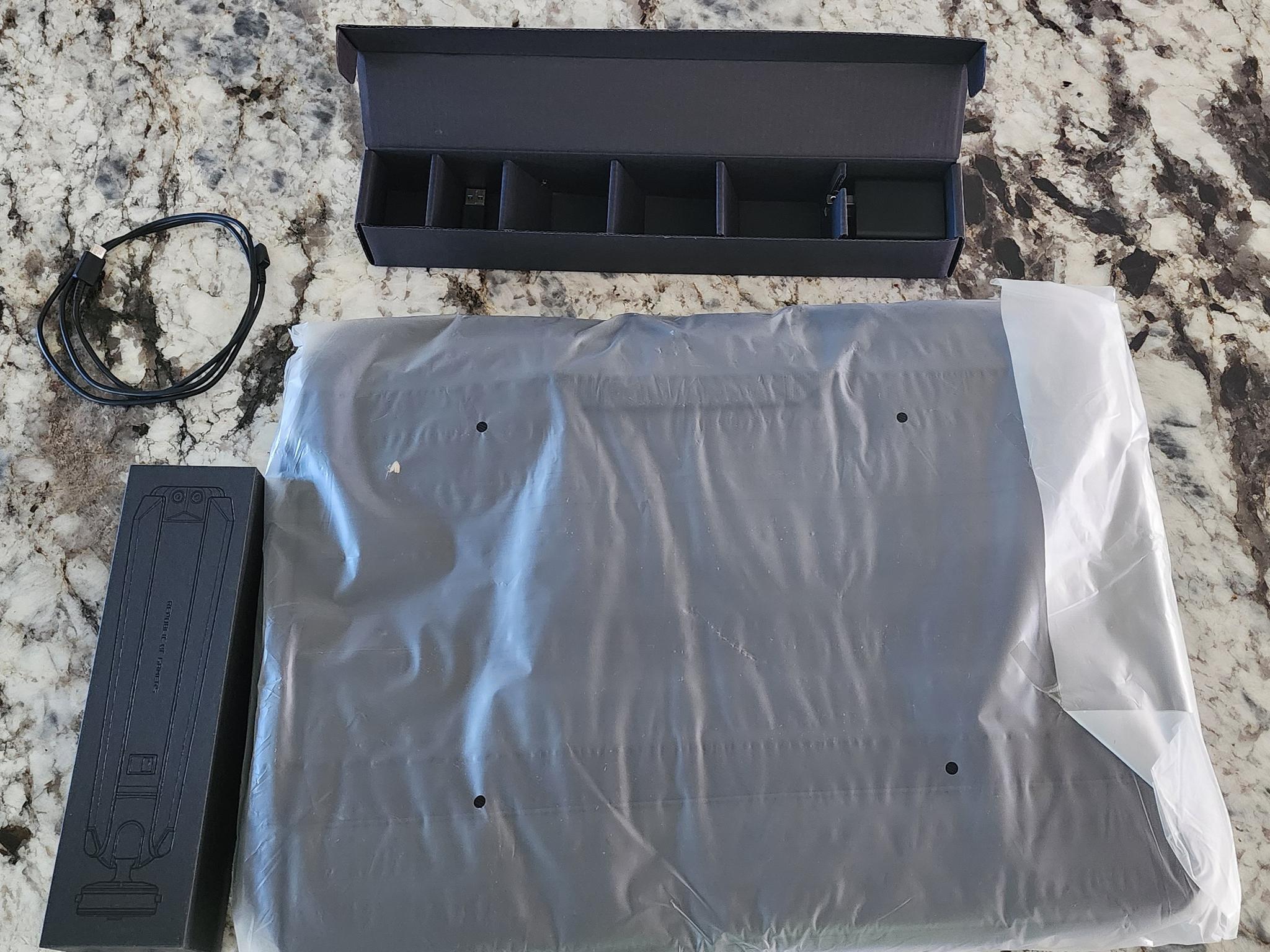ASUS ROG STRIX XG17AHP