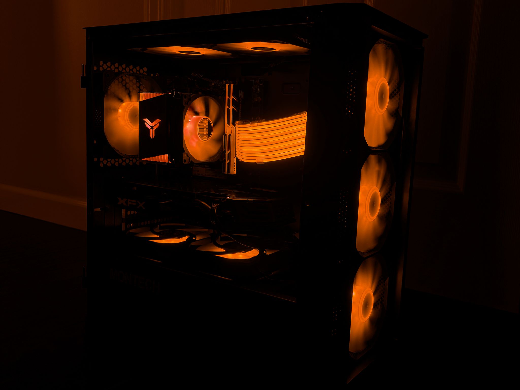 The RGBEAST 🔥 “Aesthetics Over Everything” -ZTT [RX 580 Budget Build]