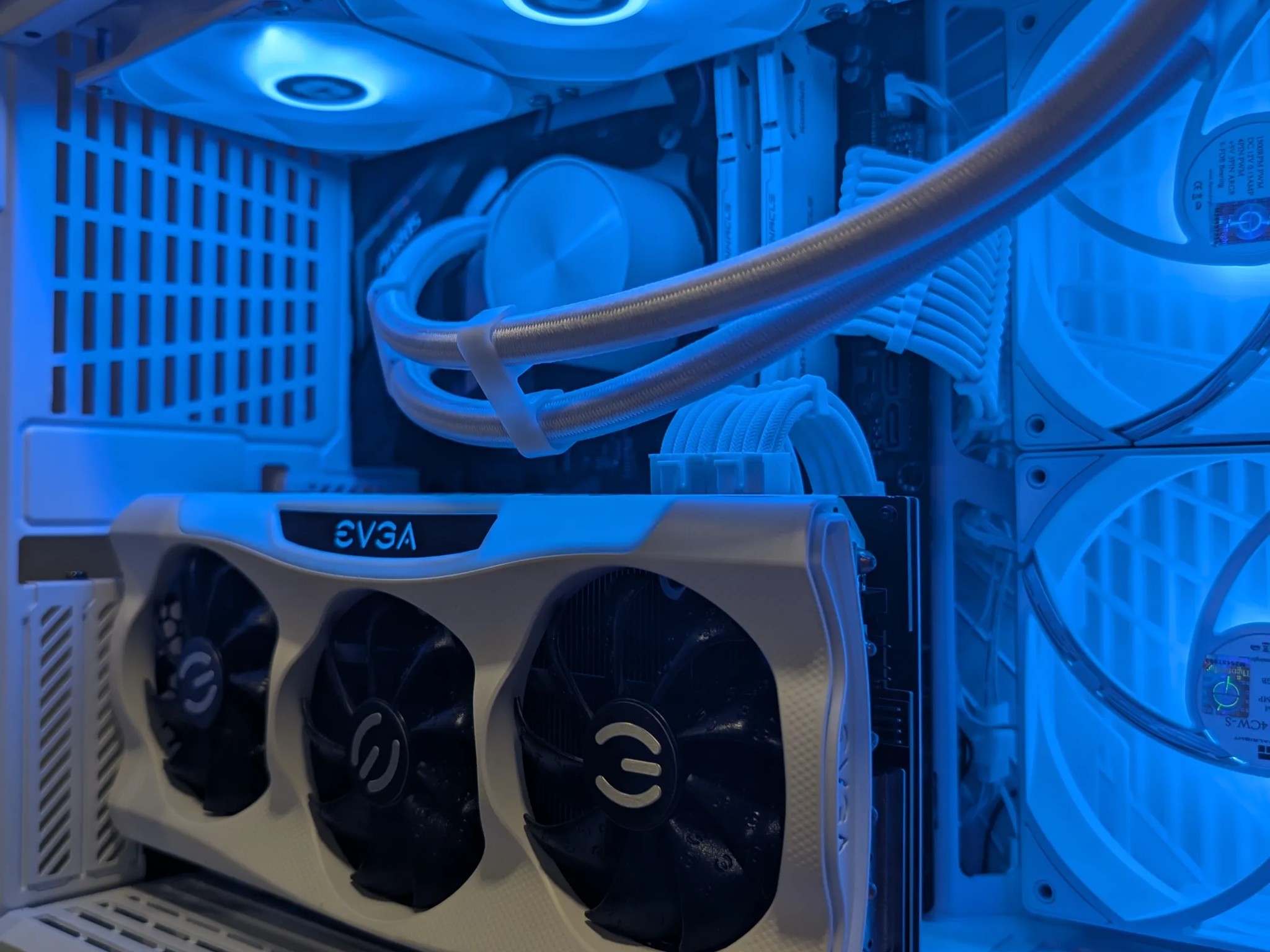 Gaming PC // RTX 3070 - Ryzen 7 3700X
