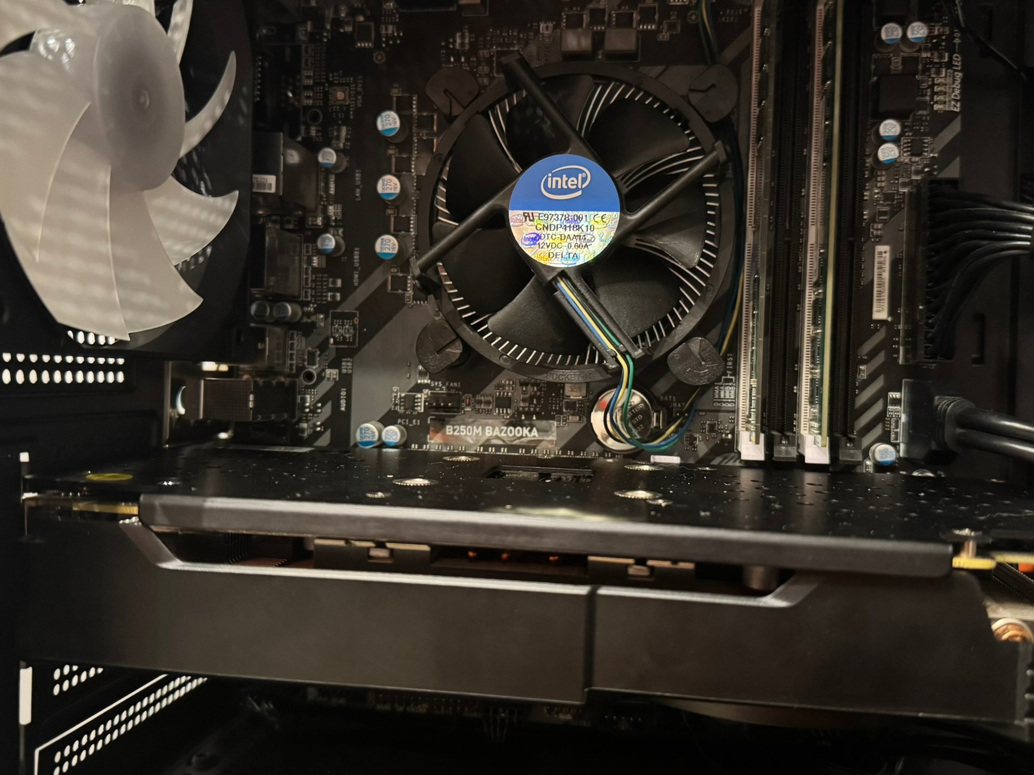 "E-Sports" | XFX RX 570 | Intel Core i5 7500 | 20GB DDR4 | 700GB SSD/HDD