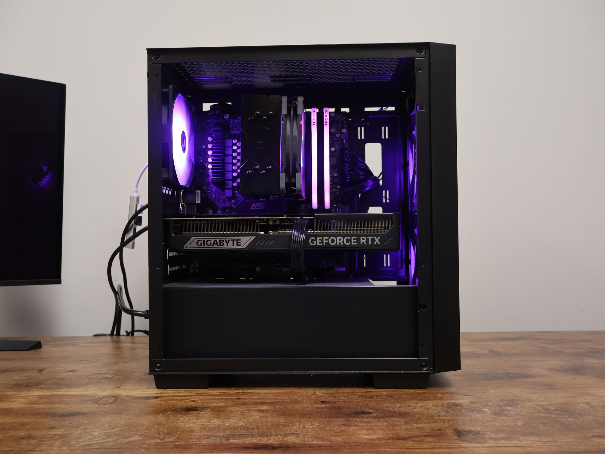 RTX 5070 Ti Gaming PC – Ryzen 9 7900 | 32GB DDR5 6000MHz | 2TB Gen4 M.2 | 1440p / 4K Gaming