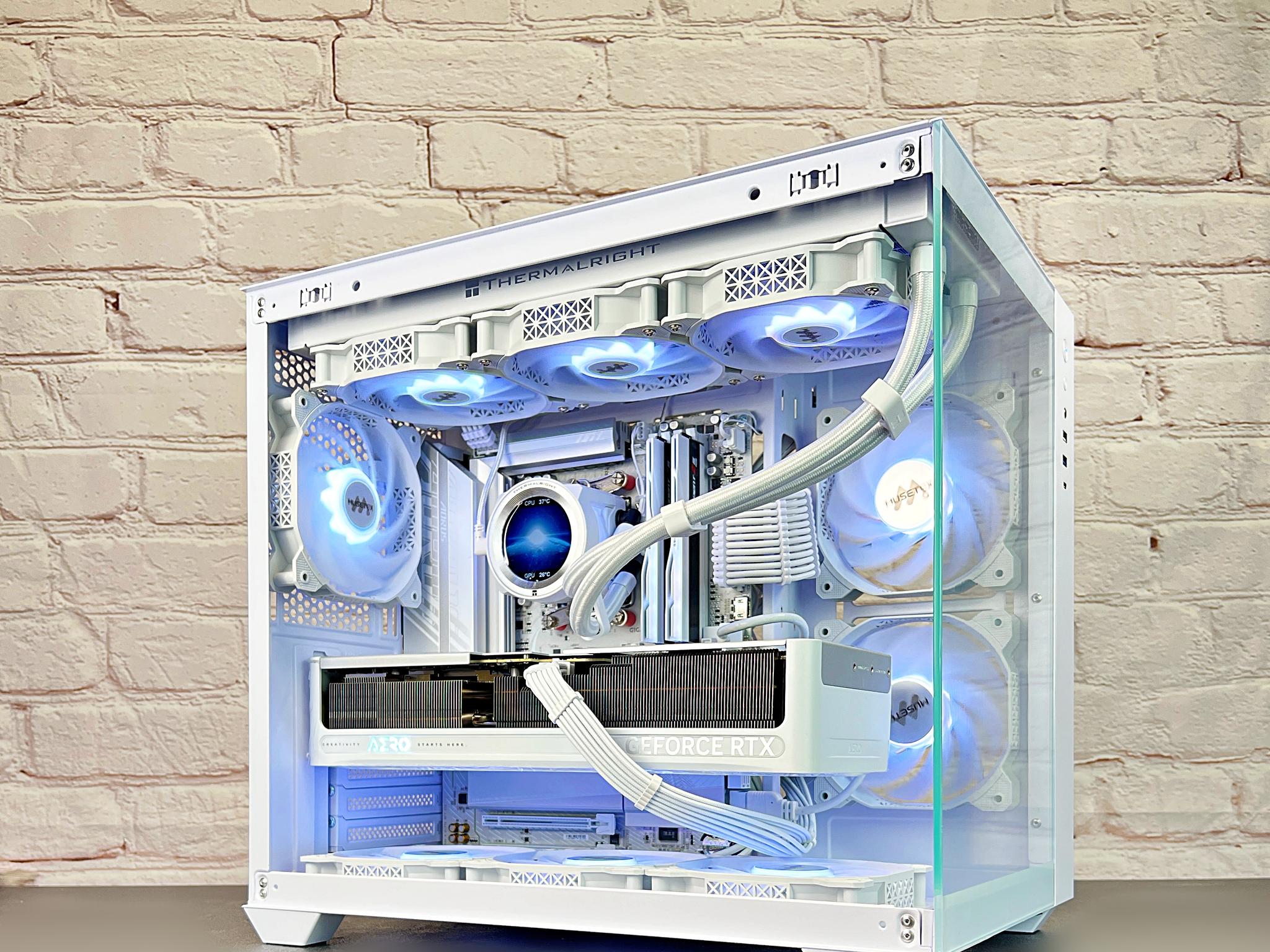 RTX 5070 TI Aero 7800X3D 32GB DDR5 2TB M.2 Win 11 Pro