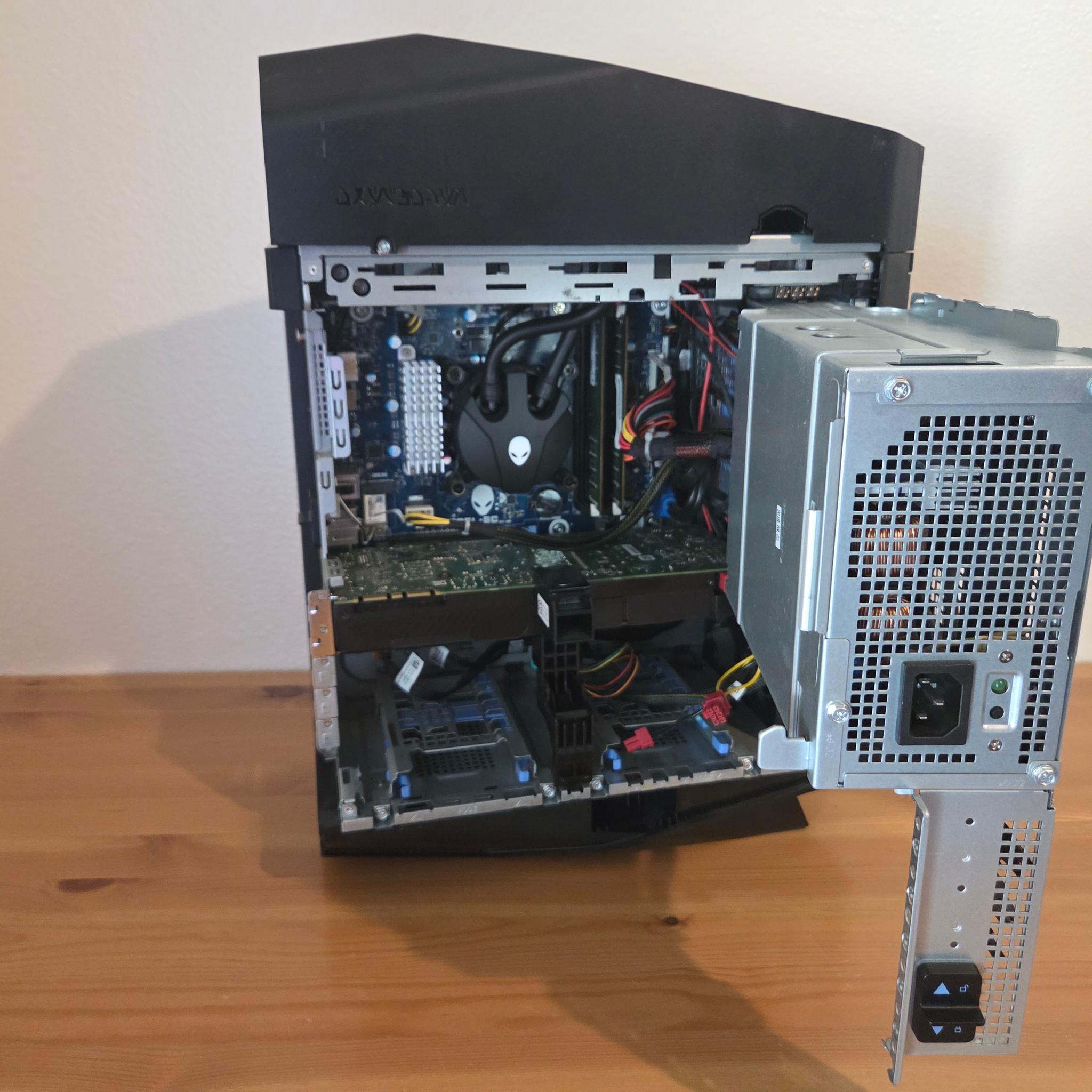 Budget Gaming Done Right! #6 ❄️Liquid Cooled i7 8700K❄️| GTX 1080 | 16GB Ram | Windows 11