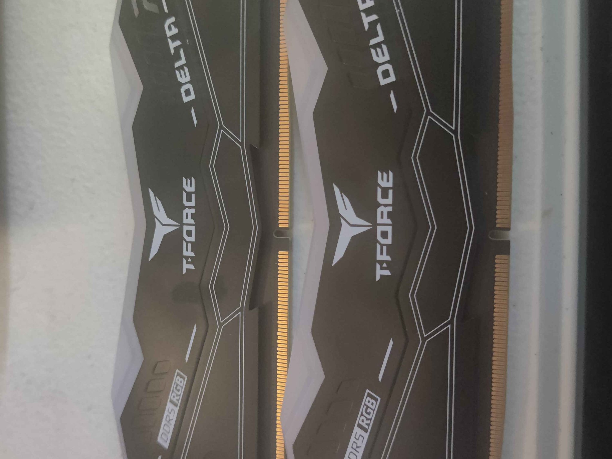 TEAMGroup T-Force Delta 32GB DDR5 6000 RGB