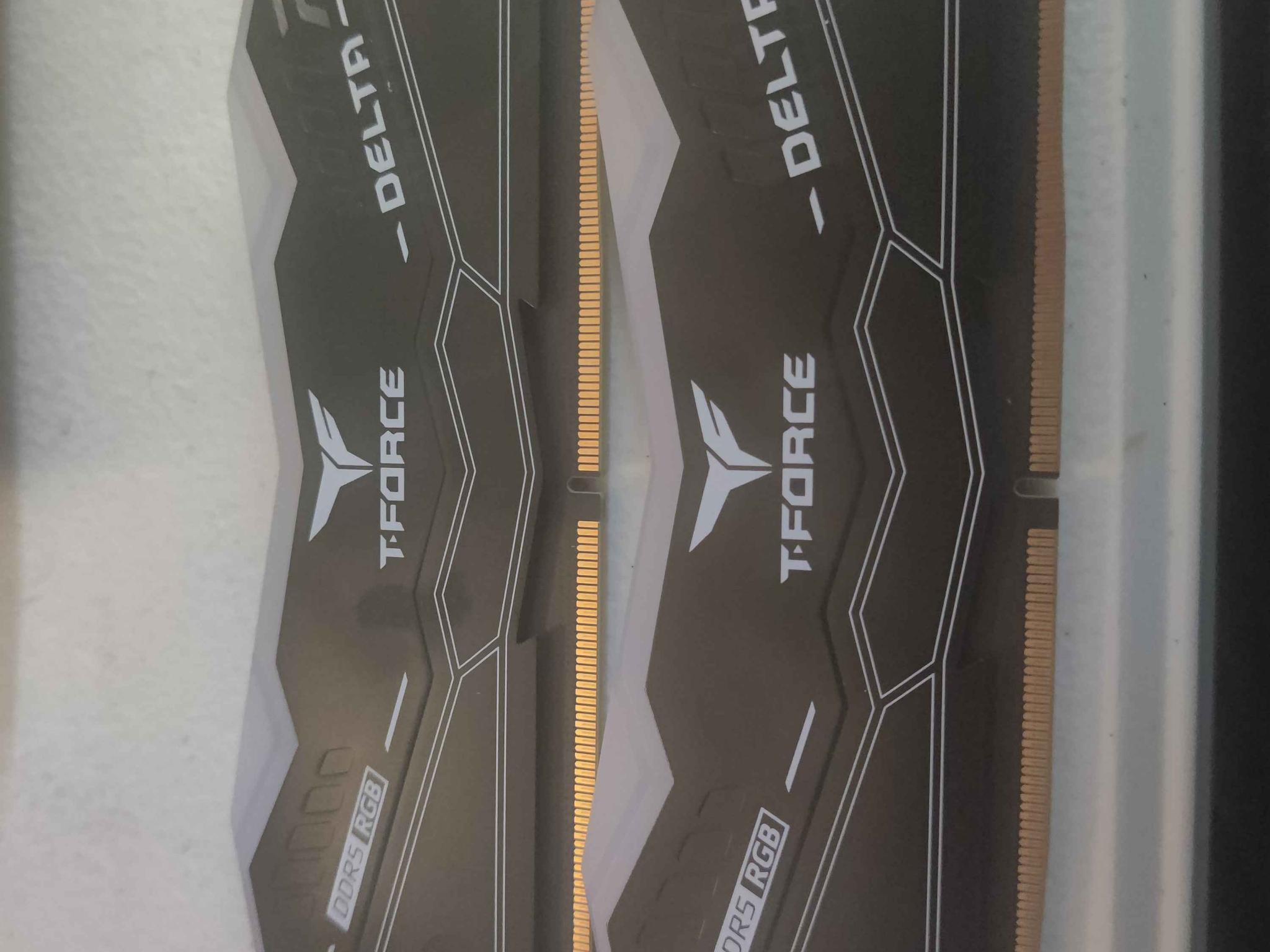 TEAMGroup T-Force Delta 32GB DDR5 6000 RGB