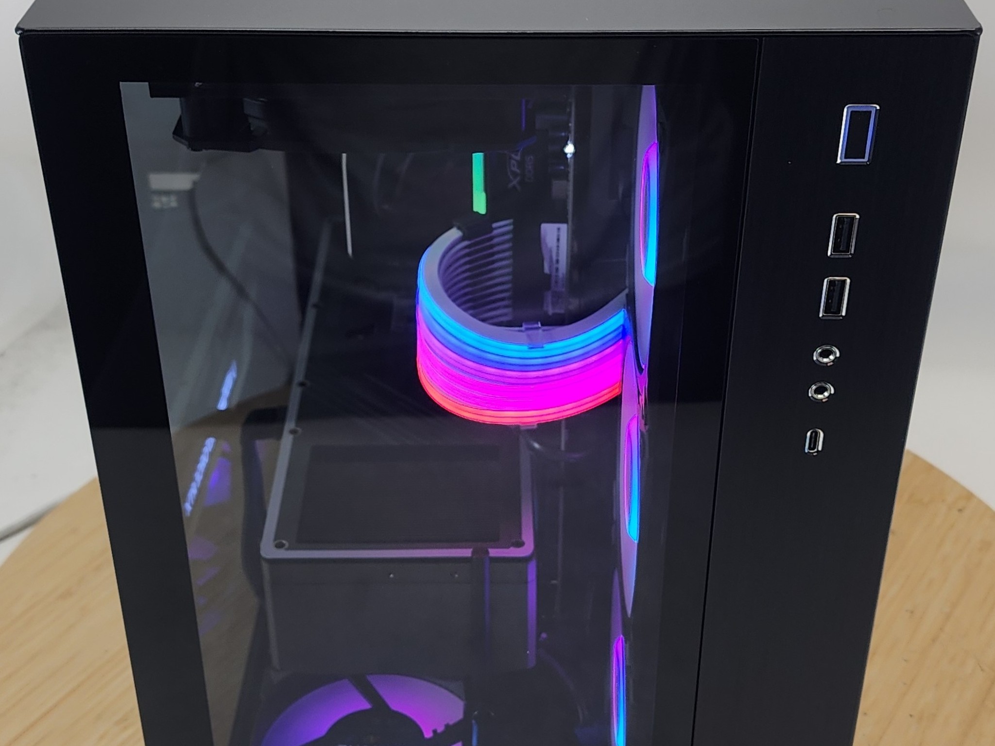 Gaming PC Ryzen 7 9800X3D 32GB RAM 2TB SSD RTX 4070 Ti SUPER 16GB Win11 Computer