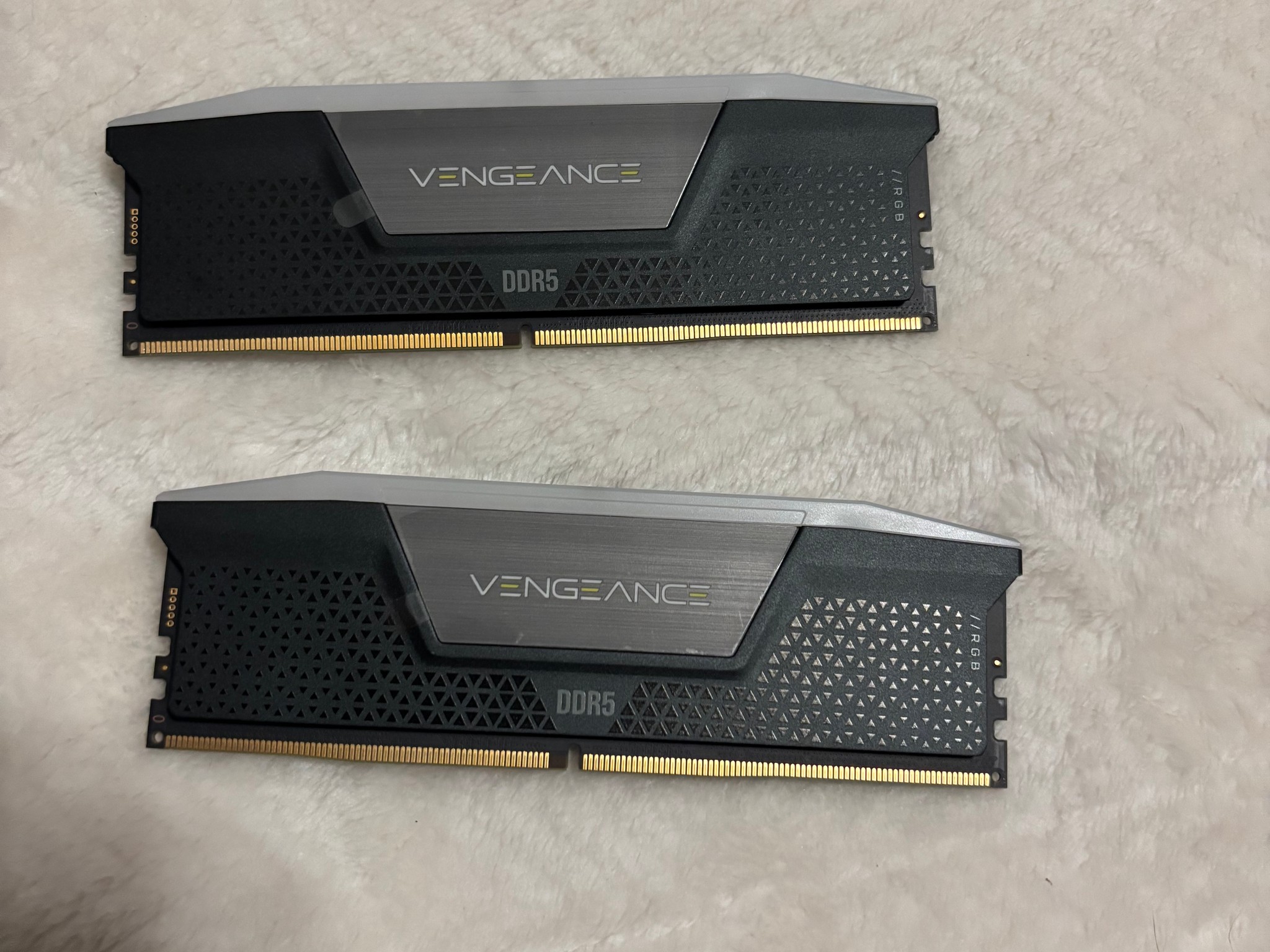 Corsair Vengeance RGB DDR5 32GB (2x16GB) Cl 36 6000MT/s  DIMM RGB Lighting RAM