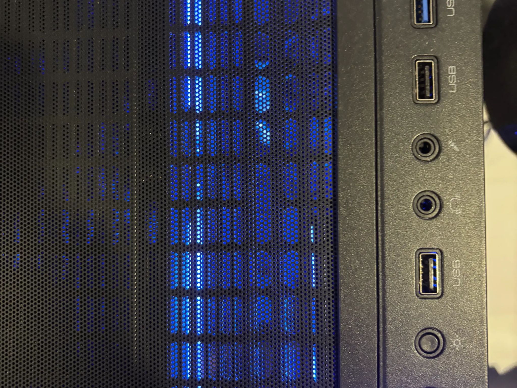 🌊 Riptide V2| R7 7700X, RX7700XT, 32GB DDR5, 2TB M.2 SSD, WIFI, LIQUID COOLED