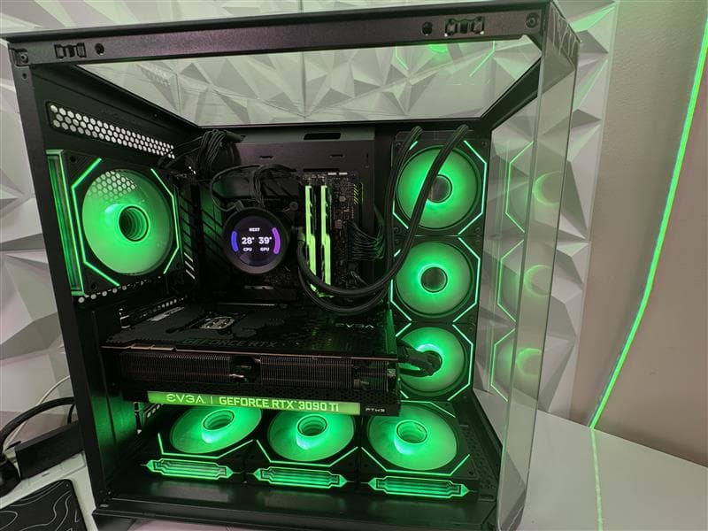 Pure Aesthetic Gaming PC | i9-12900K | RTX 3090 Ti 24GB | 32GB RAM | 1TB SSD