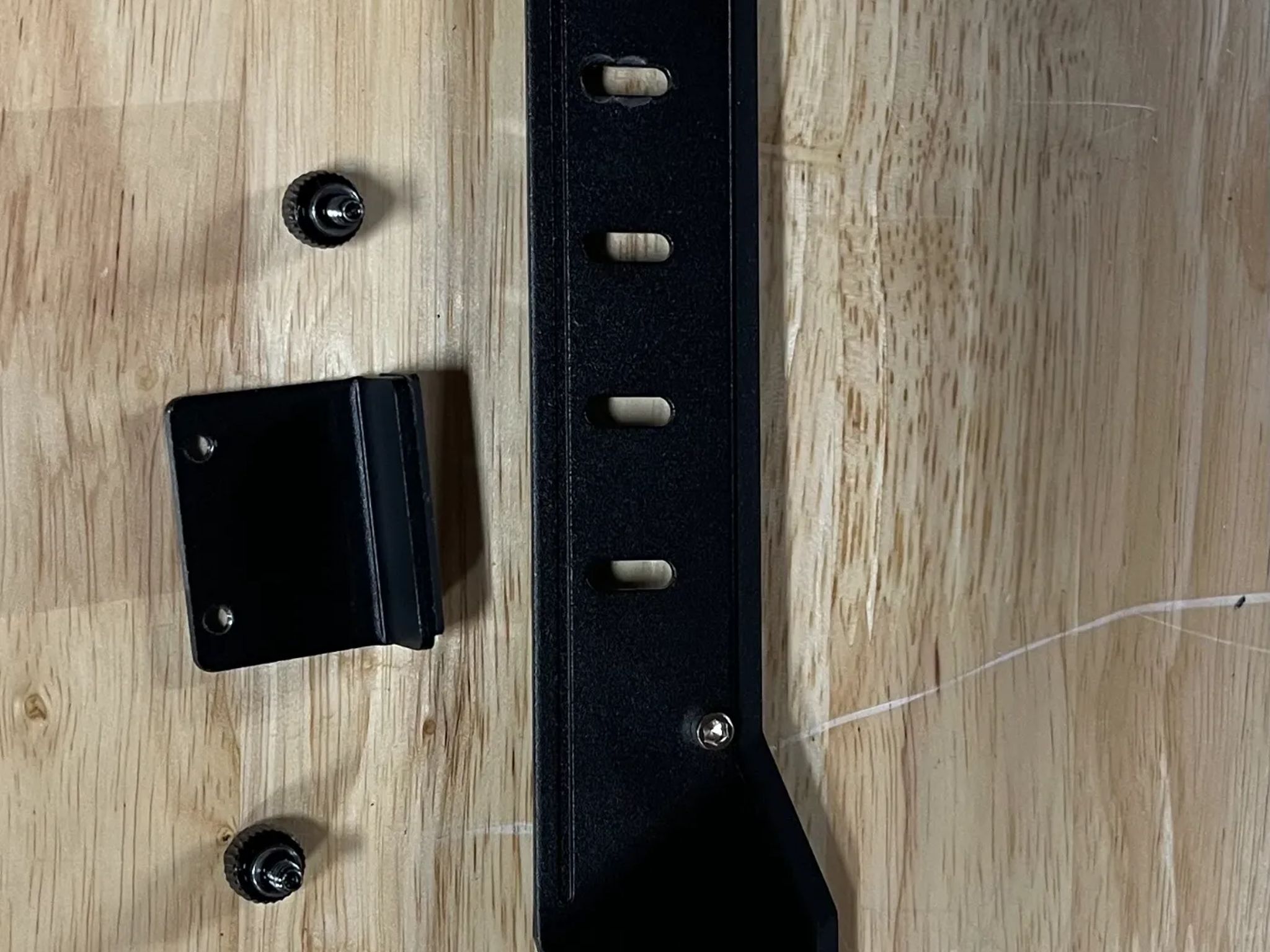 EVGA 3090 FTW with anti-sag bracket and right-angled PCIe power adaptors