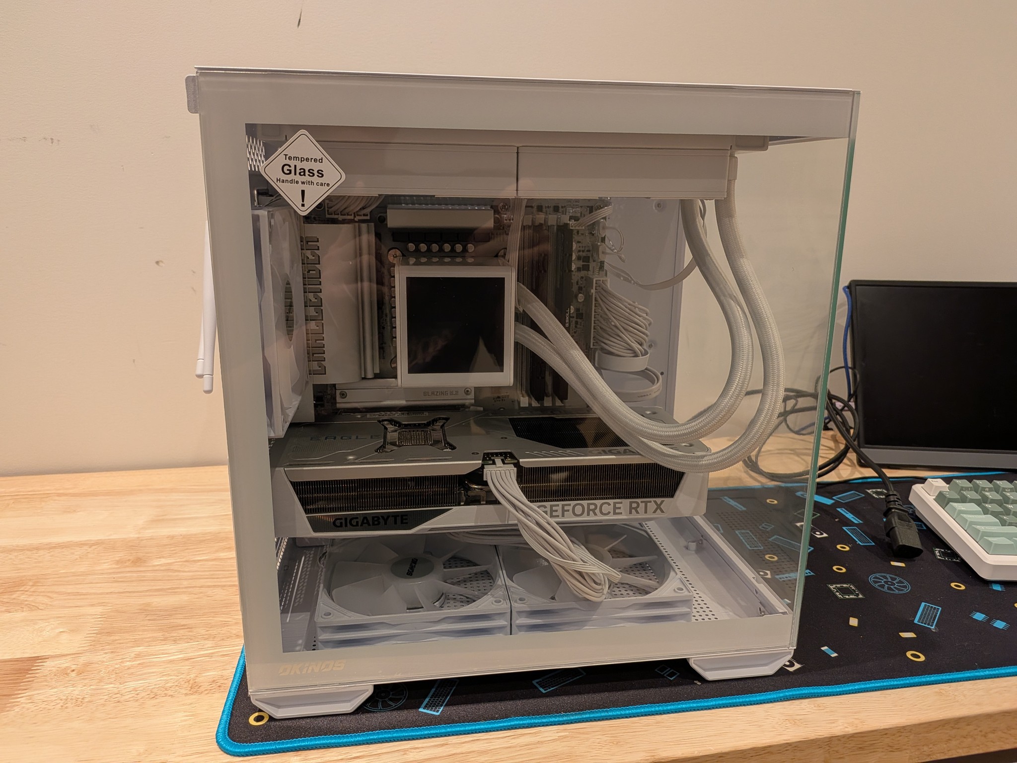 1440p First Light - RTX 5070, Core Ultra 5 250K Plus, 32 GB DDR5 RAM, 2 TB Gen 4, Liquid Cooled, RGB