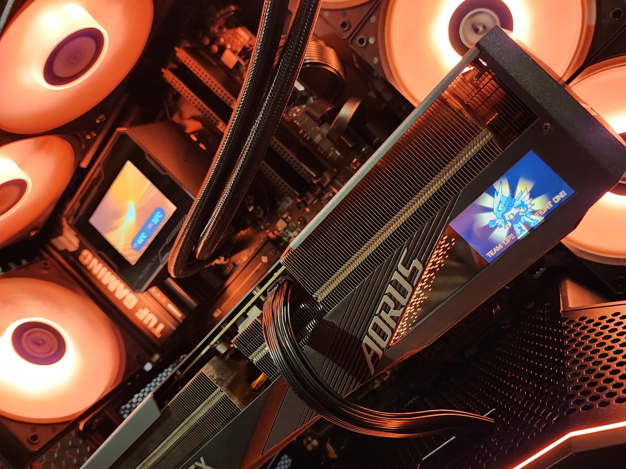 RTX 4080 / Ryzen 7 7800X3D / 16GB DDR5 RAM / 2TB NVMe