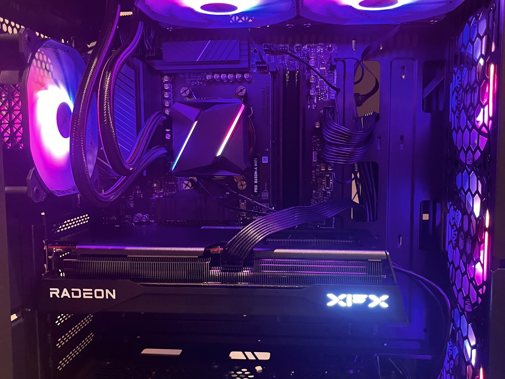 1440p Gaming pc Ryzen 5 9600x 32gb ram, rx 9060 xt