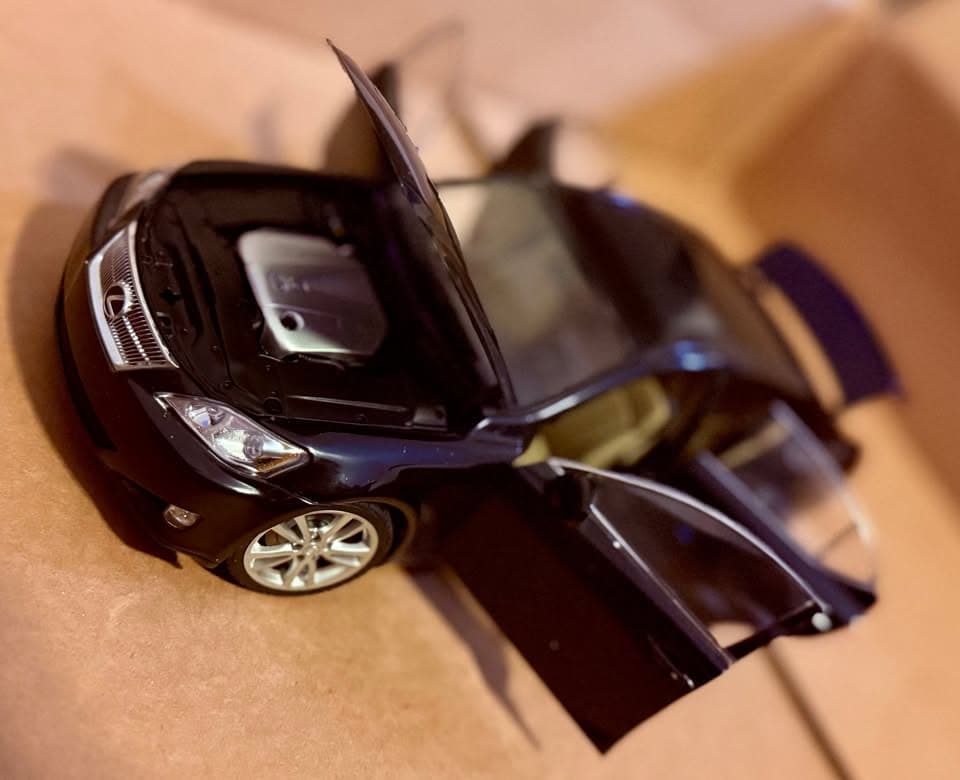 Autoart Performance 1/18 Scale 2006 Lexus IS350 Obsidian Black Model Car