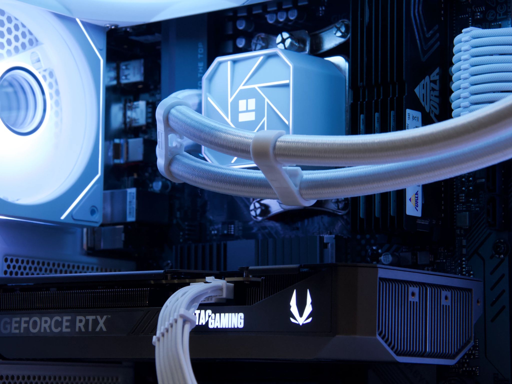 RTX 5070, Ryzen 7, 32GB DDR4, 1TB NVMe SSD, WiFi - Liquid Cooled Gaming PC