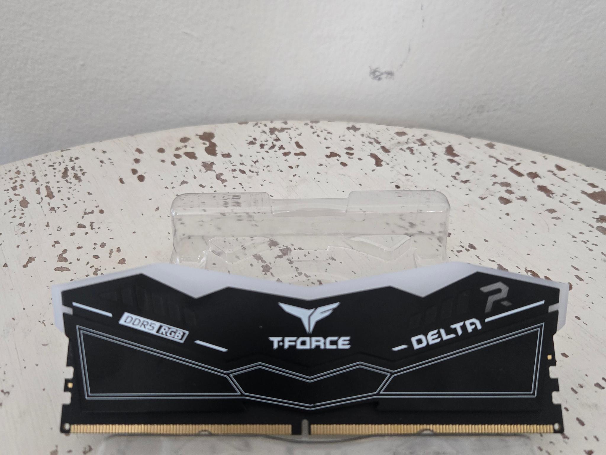 16GB (1x16GB) DDR5 Teamgroup T-Force Delta 6000MHz CL38