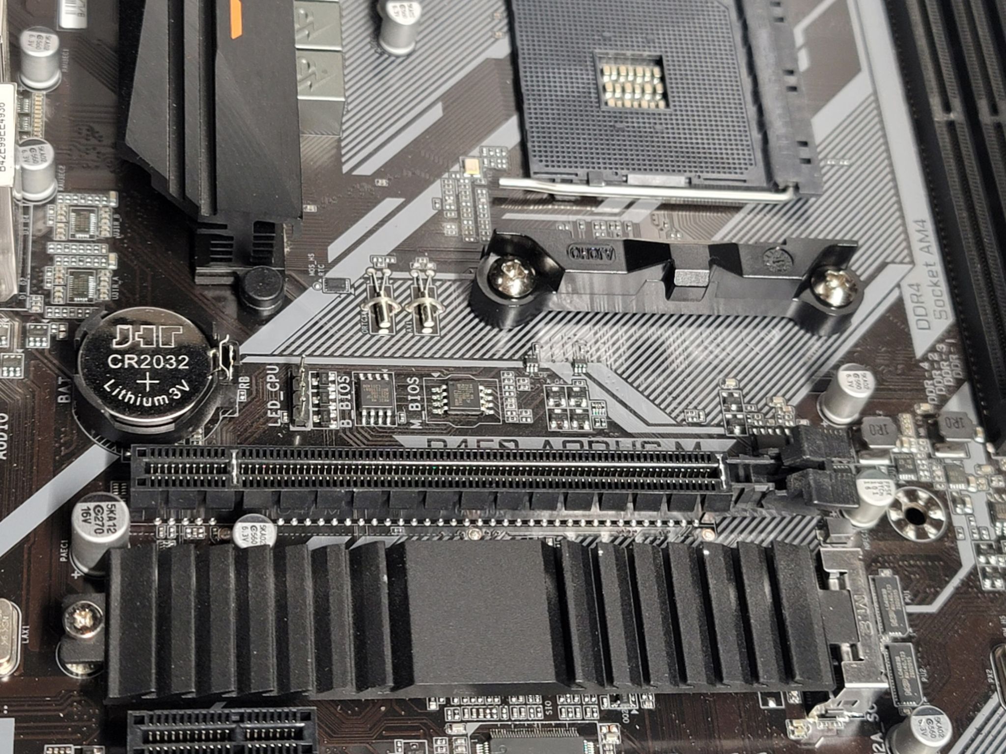 GIgabyte B450 Aourus M Micro ATX MOBO with latest bios