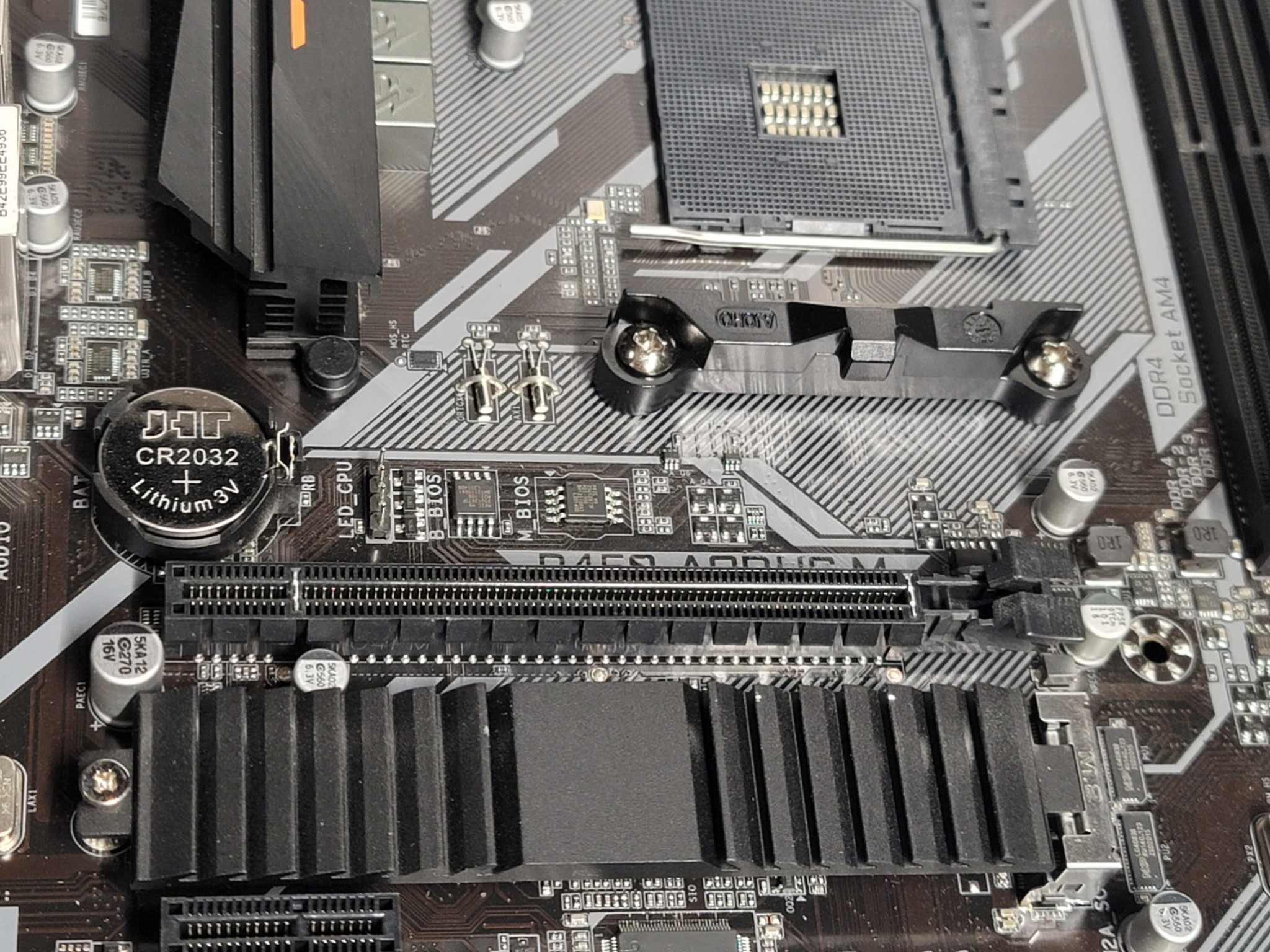 GIgabyte B450 Aourus M Micro ATX MOBO with latest bios