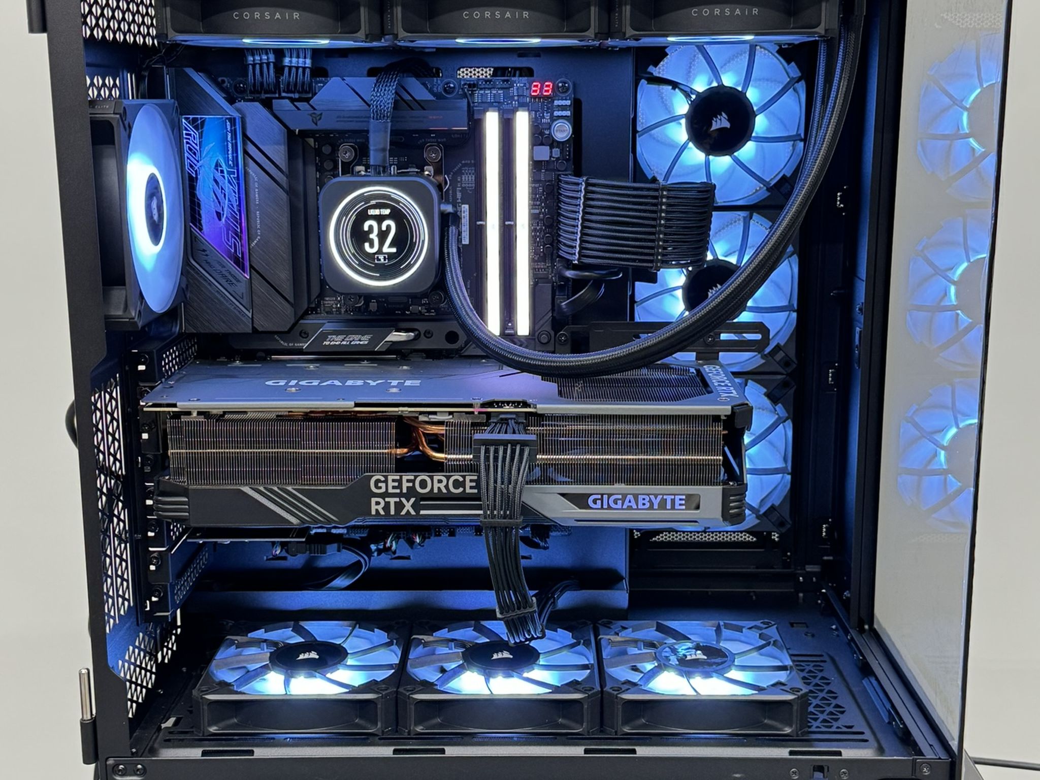 Corsair Pro Gaming PC | RTX 4090, Ryzen 7 7800X3D, 32GB DDR5 6000MHz, 3TB NVMe SSD, 1000w
