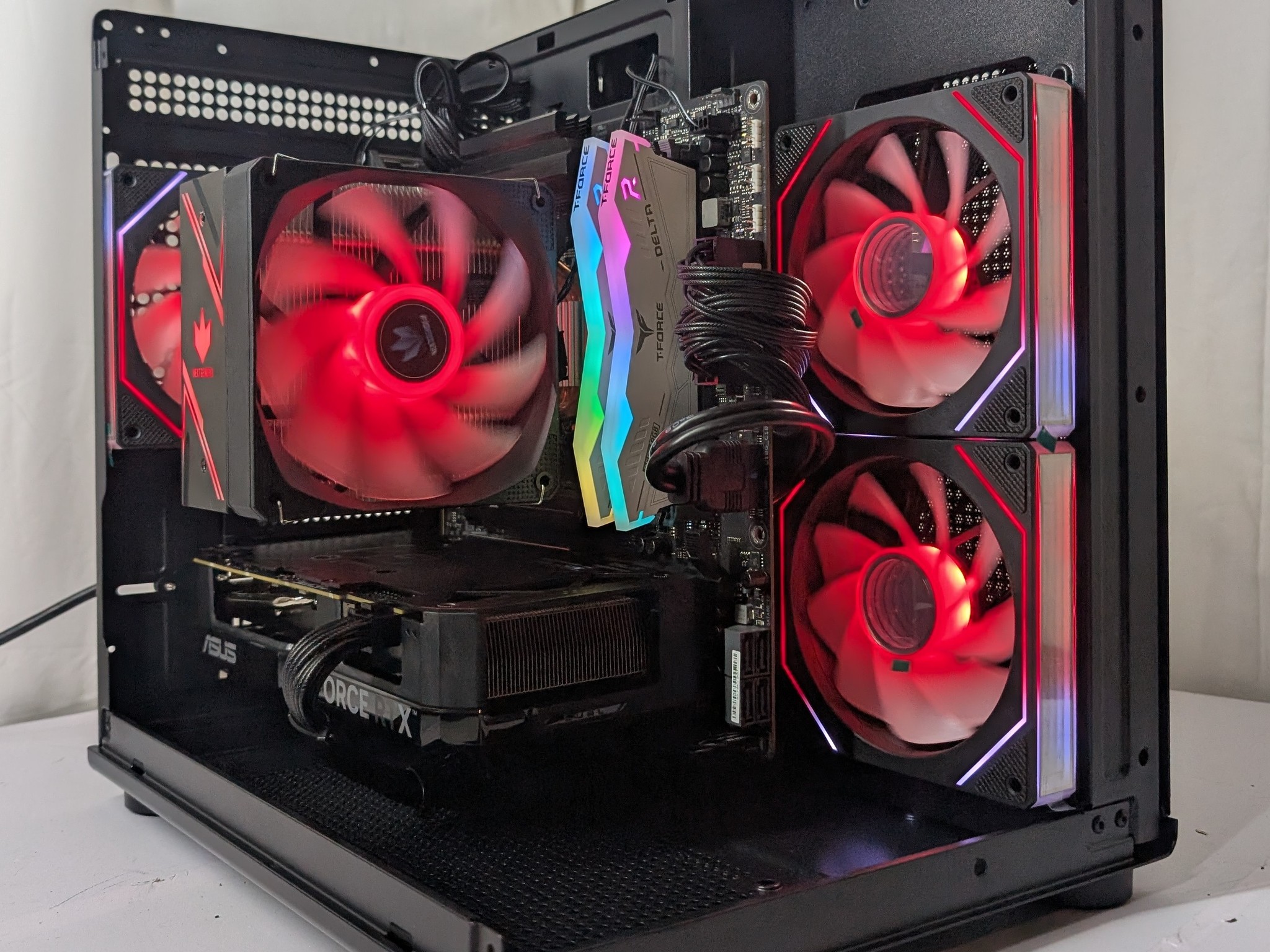 RTX 4070 | RYZEN 5 7600X | 16GB DDR5 | 1TB NVME | 650W