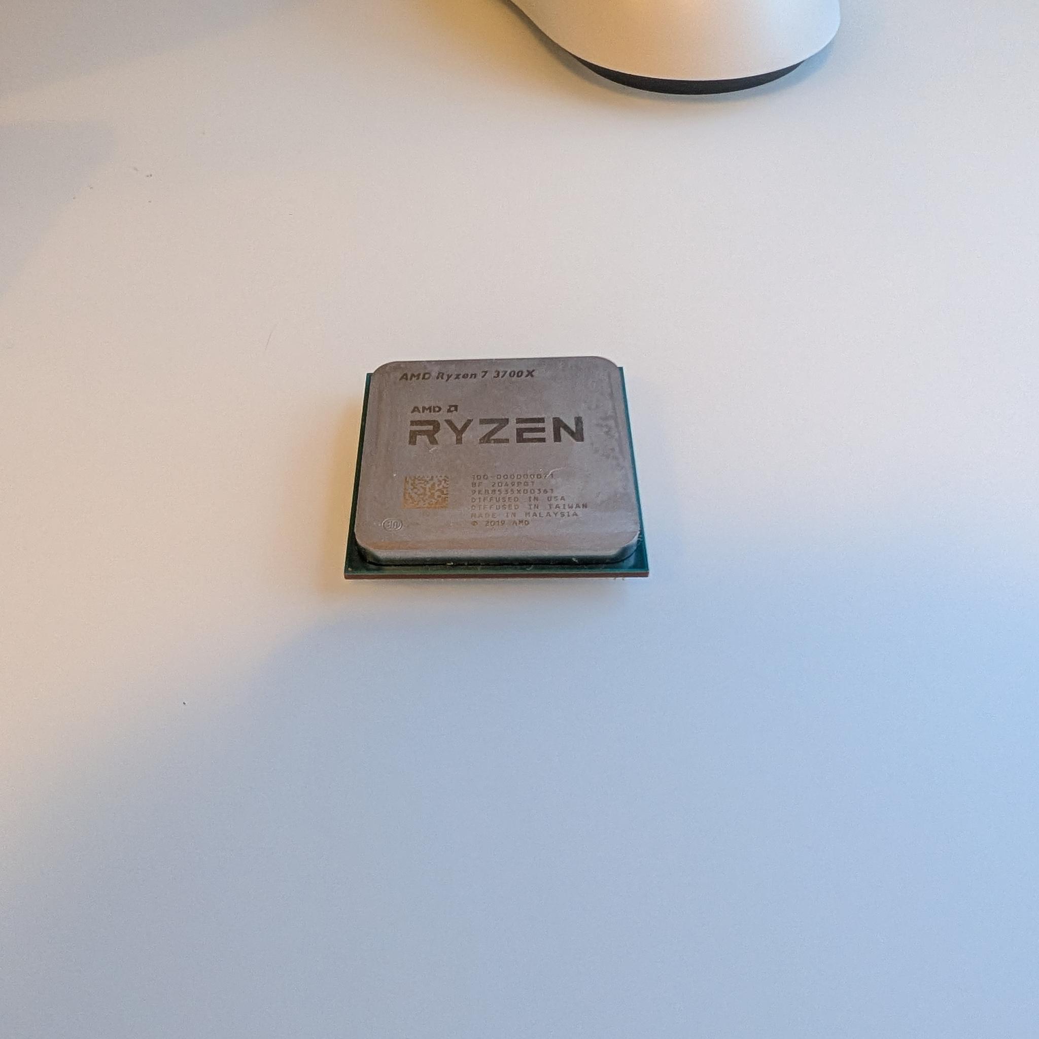 AMD Ryzen 7 3700X
