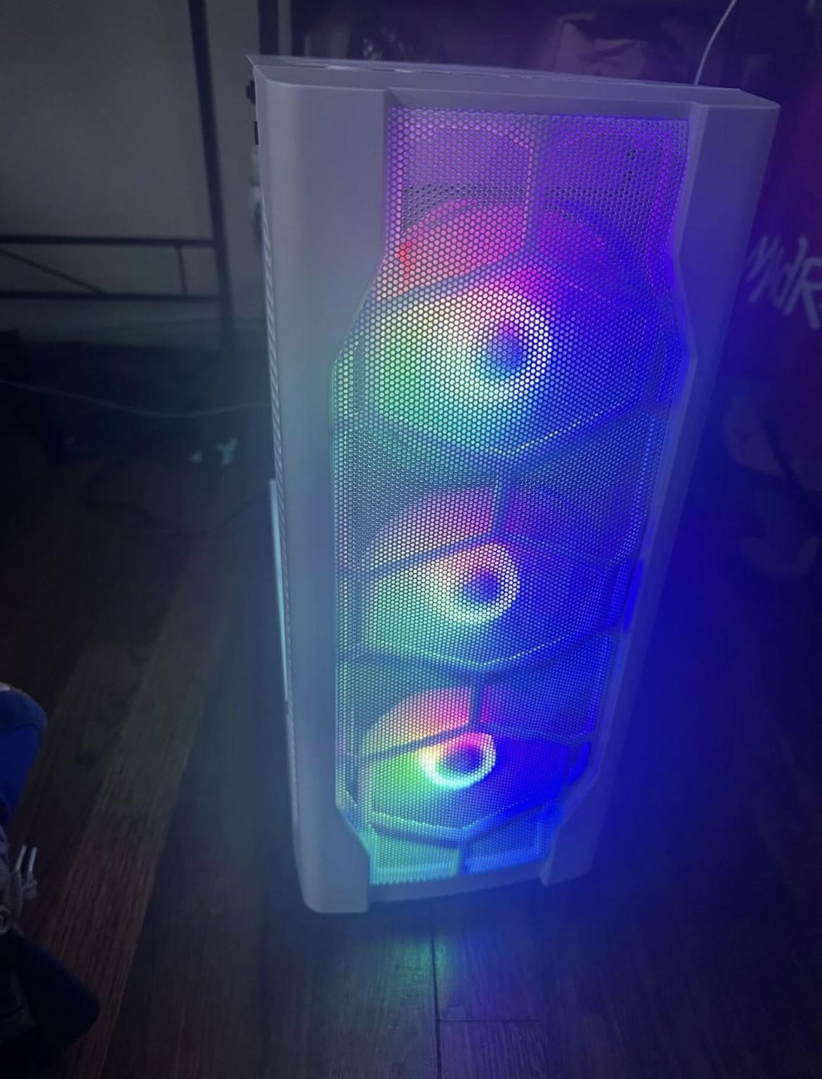 ||Gforce 3050|| AMD 3600 || 16GB RAM|| 1 TB high 1080p fps