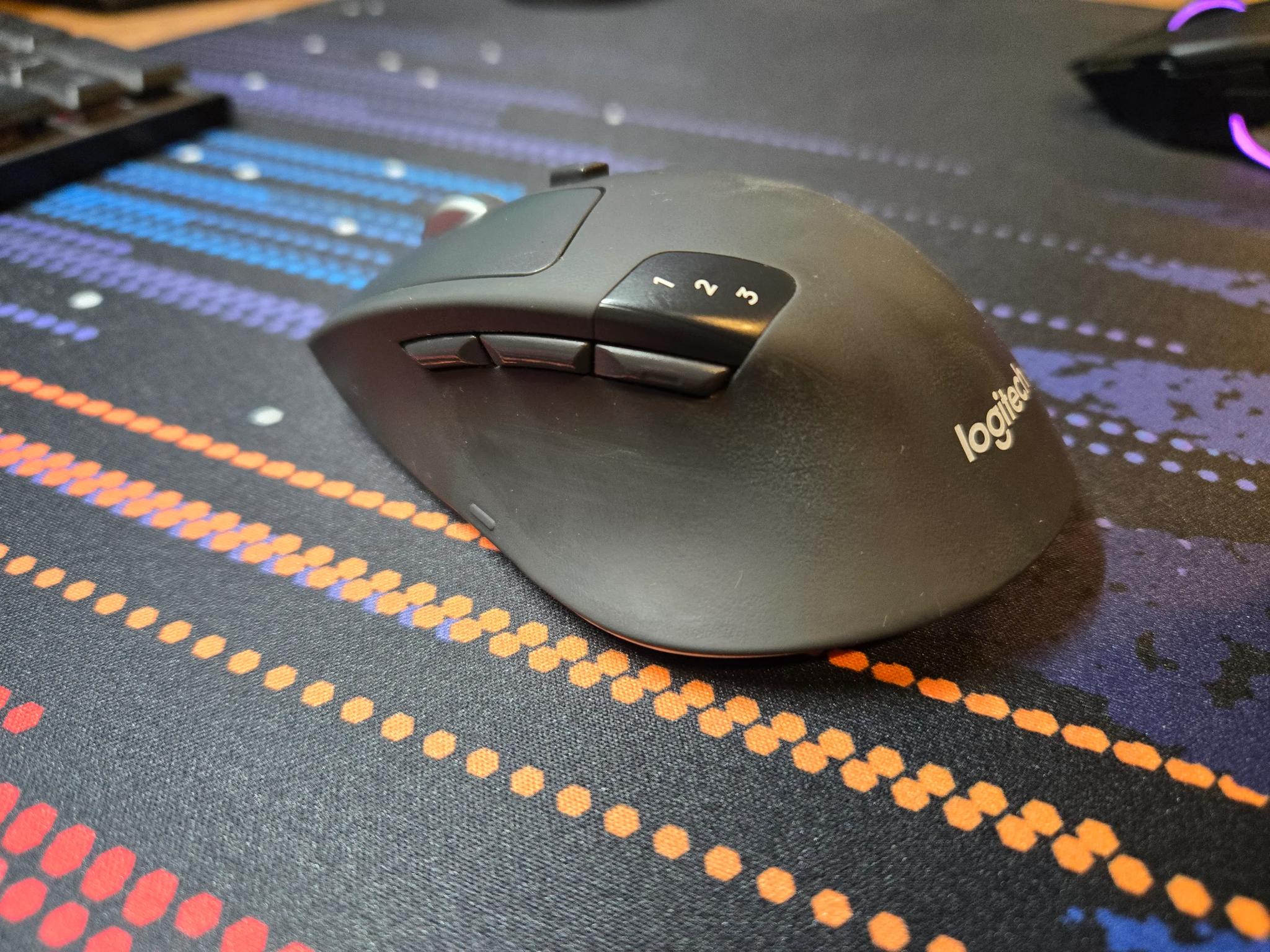 Logitech M720 Triathlon Mouse (+Mouse Pad)
