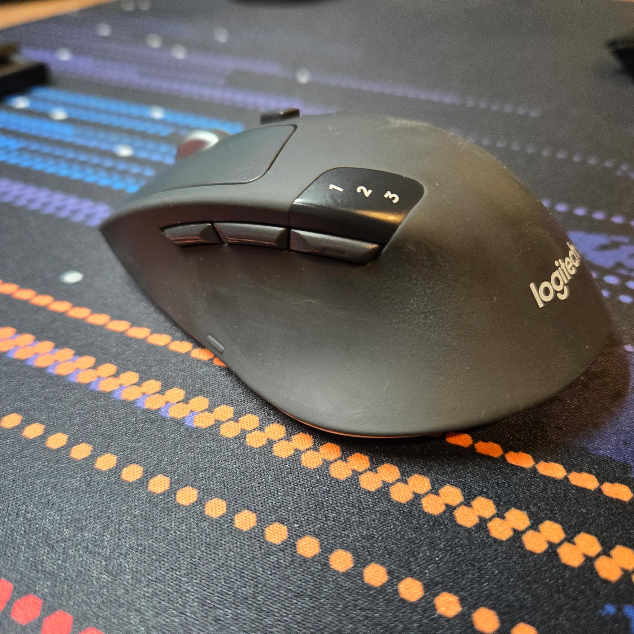 Logitech M720 Triathlon Mouse (+Mouse Pad)