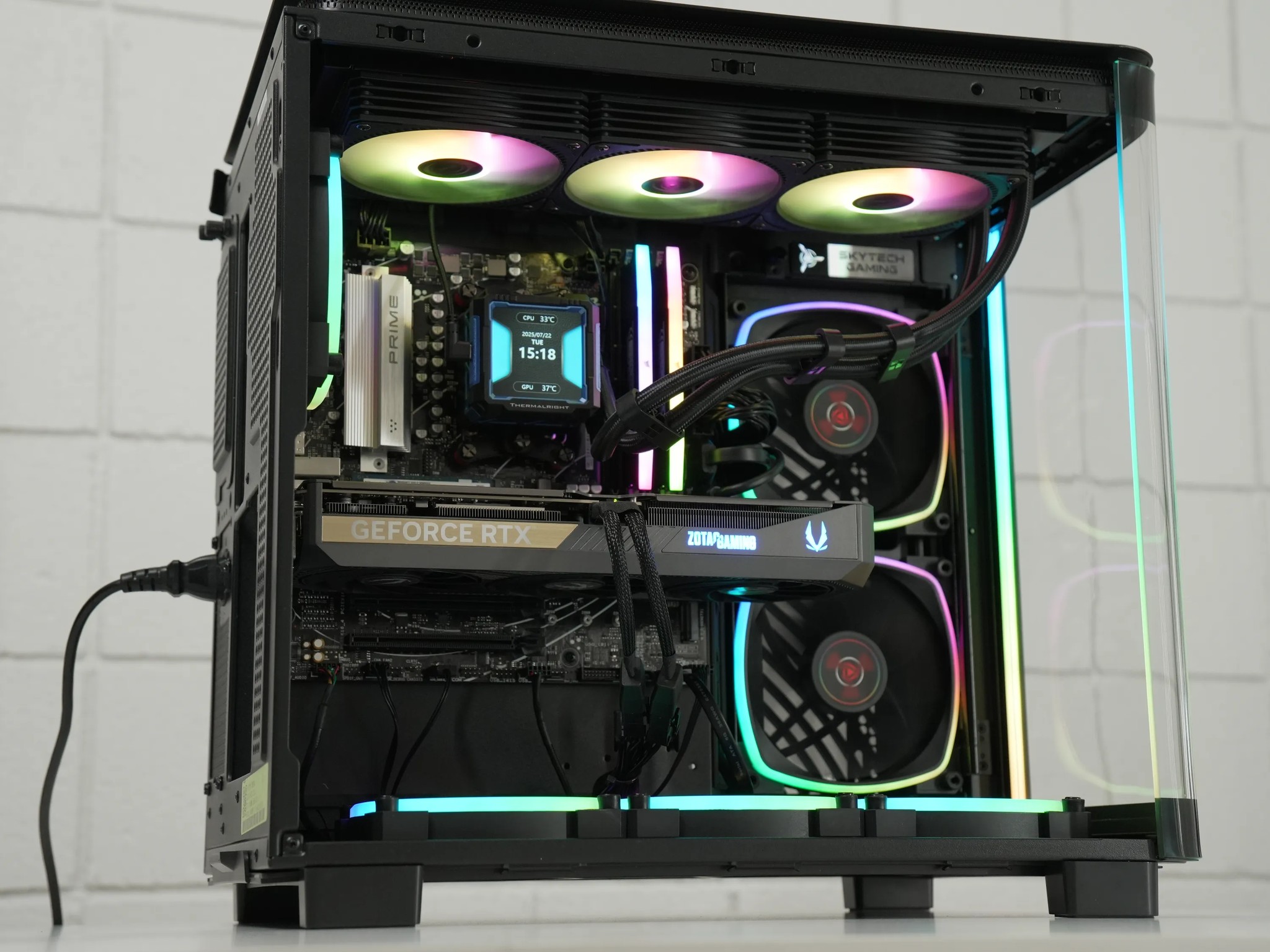 RTX 5070 Gaming PC | RYZEN 7 7700X | 32GB DDR5 | 2TB SSD | WiFi & BT |