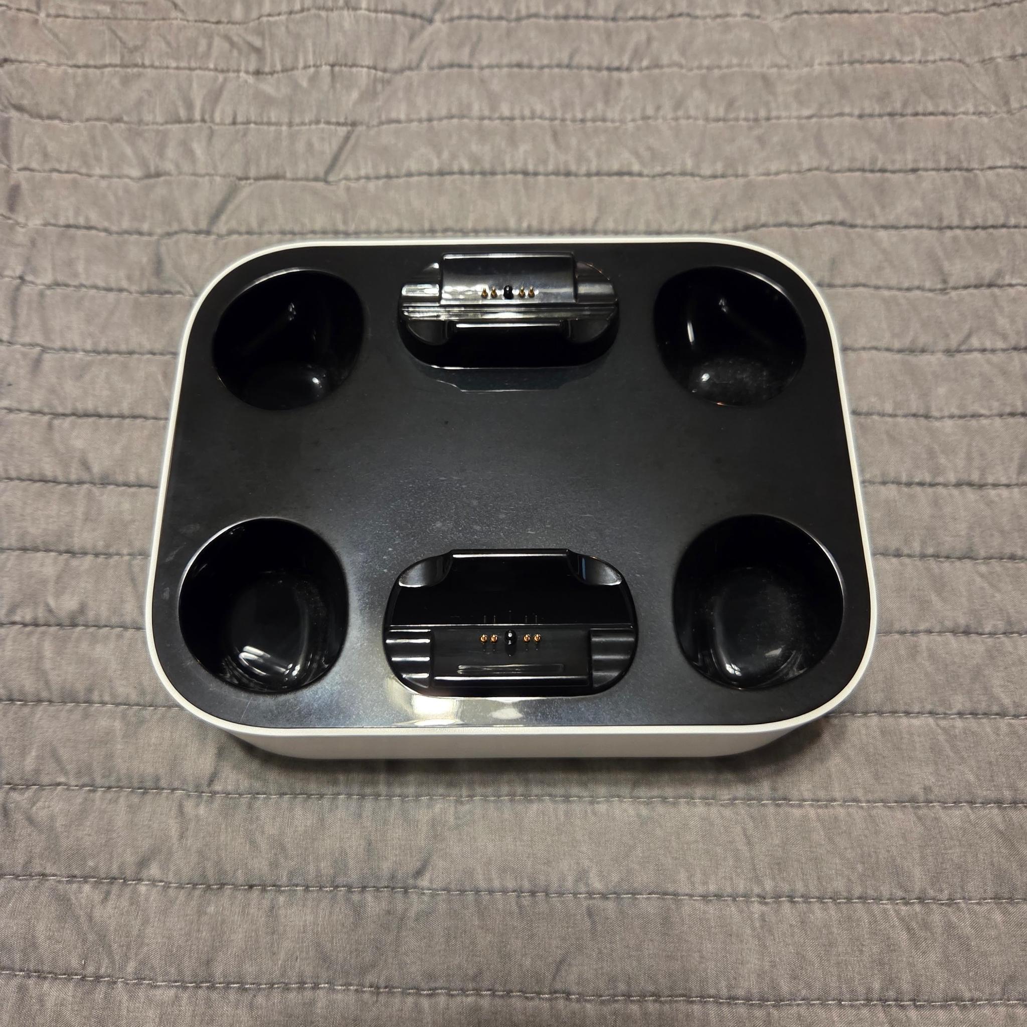 PS5 Dual Charging Station for DualSense & DualSense Edge Controllers in White (great condition)