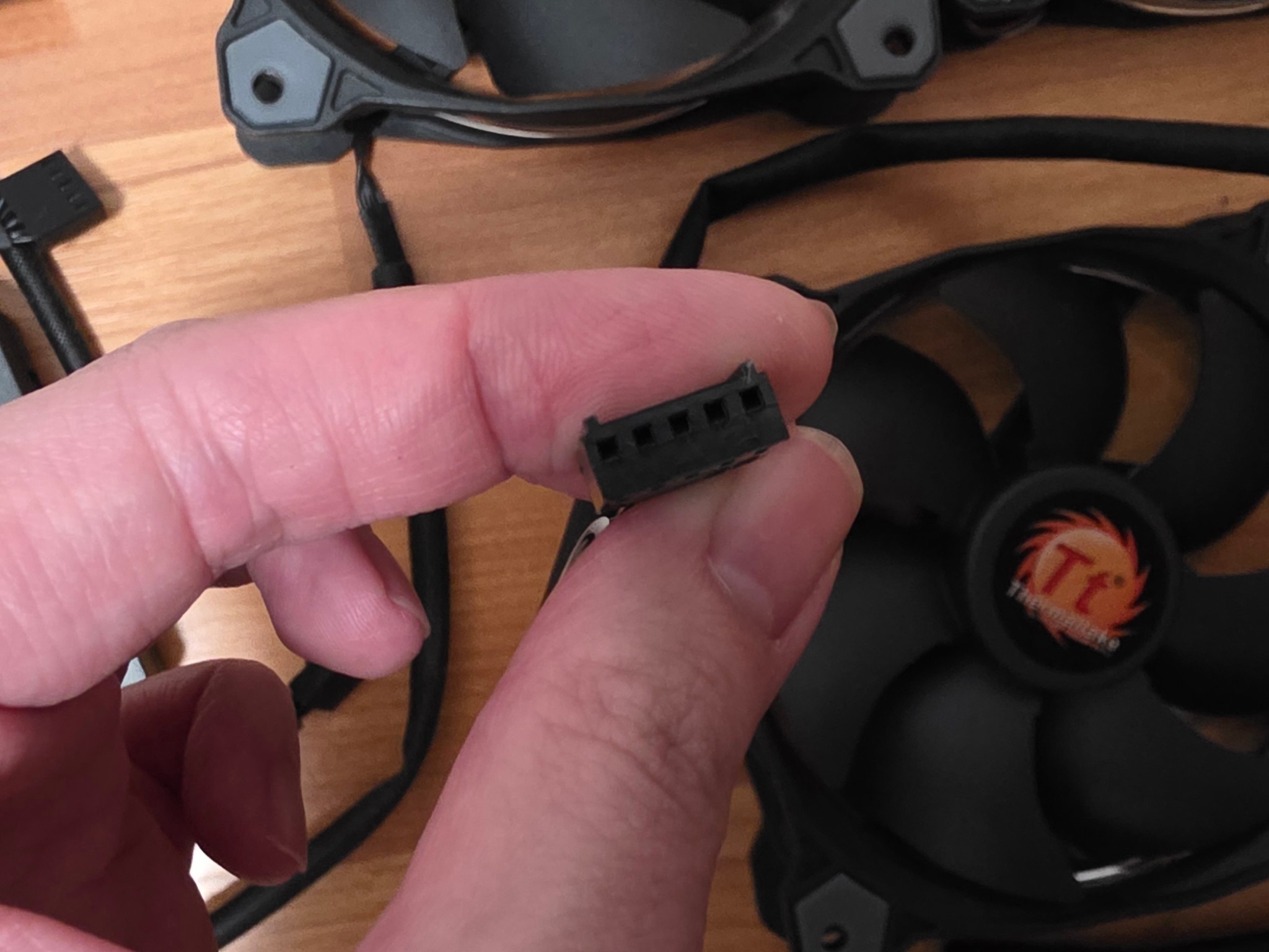 Thermaltake Riing 12 3x 120mm RGB fan kit with controller hub (CL-F042-PL12SW)