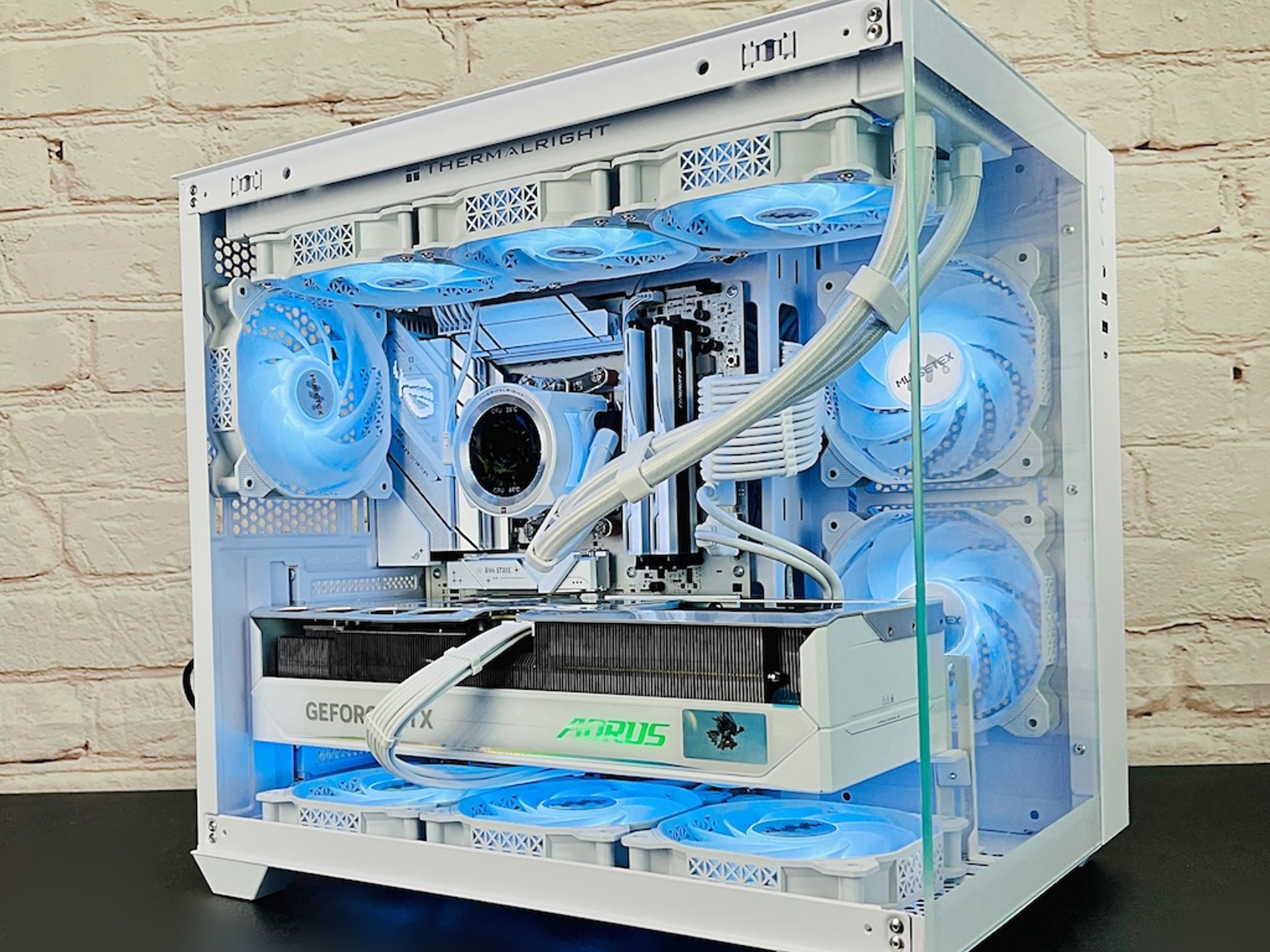 5080 AORUS MASTER ICE Ryzen 7 9800X3D 32GB DDR5 2TB M.2 WIFI 7 Win 11 Pro