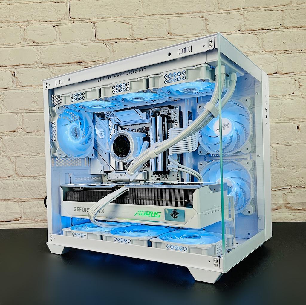 5080 AORUS MASTER ICE Ryzen 7 9800X3D 32GB DDR5 2TB M.2 WIFI 7 Win 11 Pro