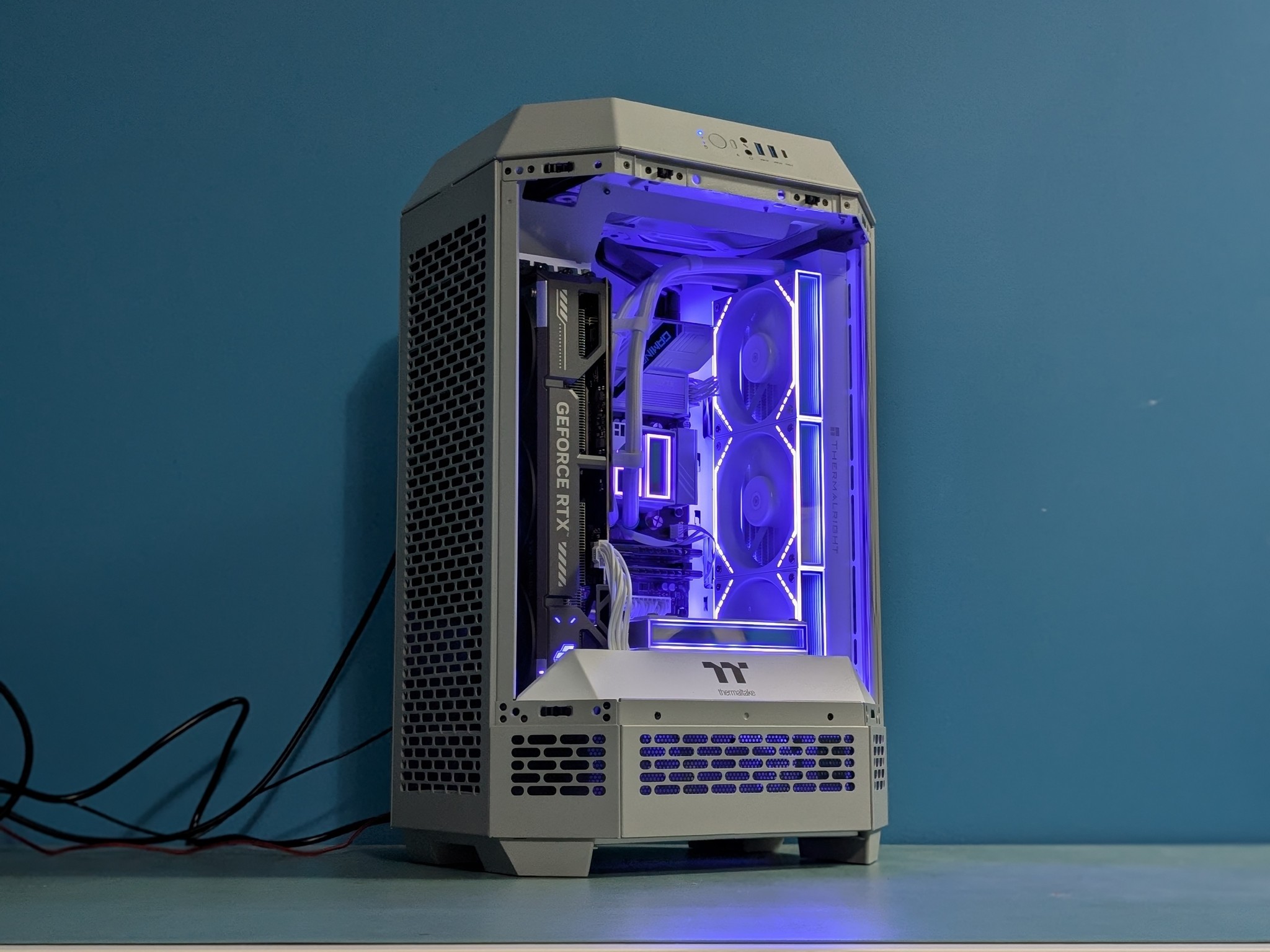 The Sci-Fi Powerhouse: RTX 5070 / i5-14600K / Tower 300 Limestone Edition