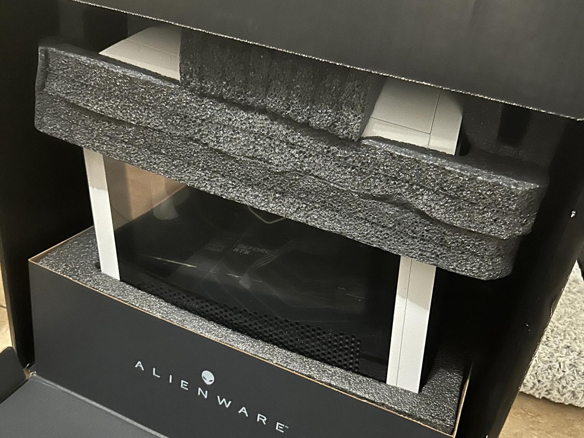 BRAND NEW ALIENWARE AURORA R15 GAMING DESKTOP
