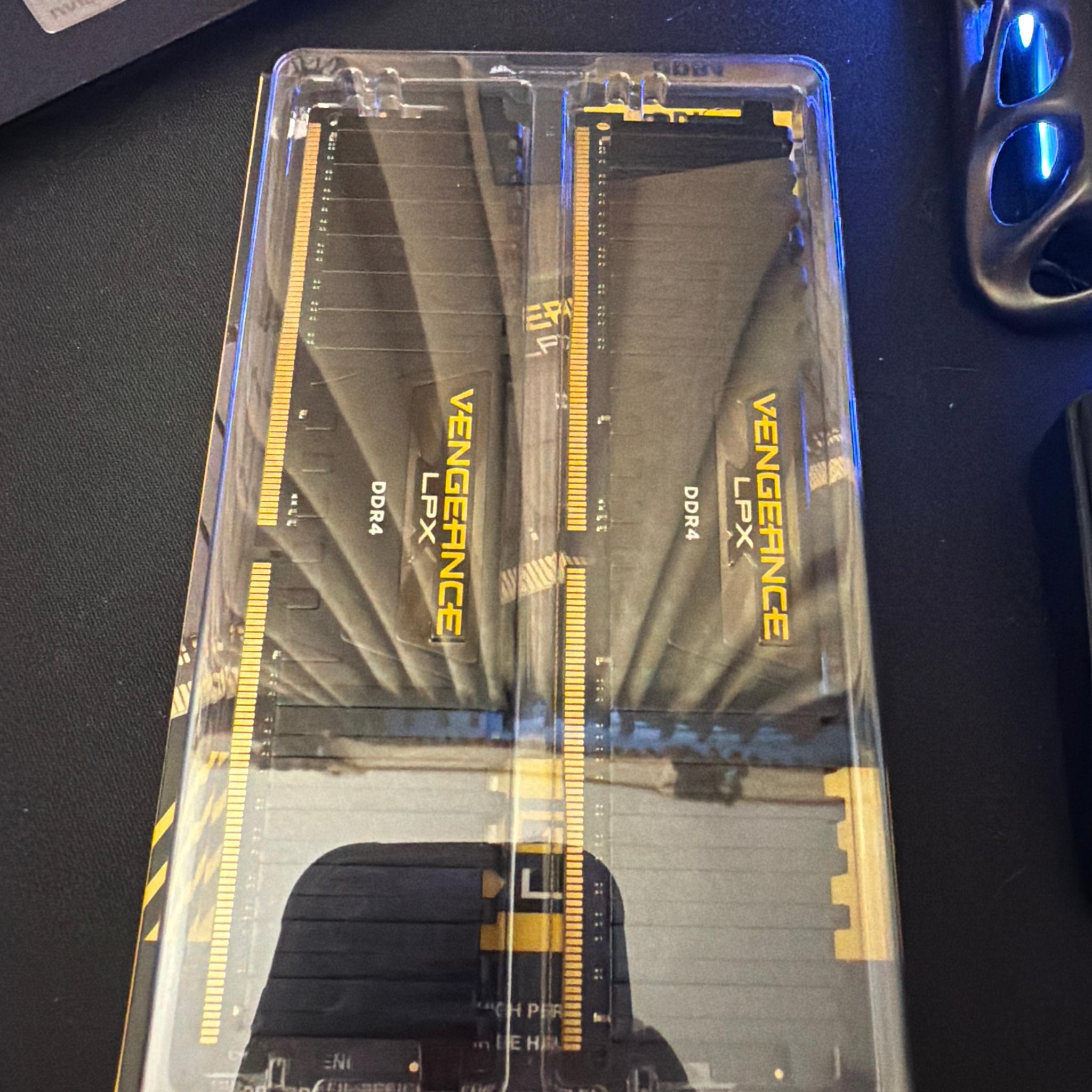 New 32GB DDR4 RAM Kit 16GBx2 Corsair Vengeance LPX