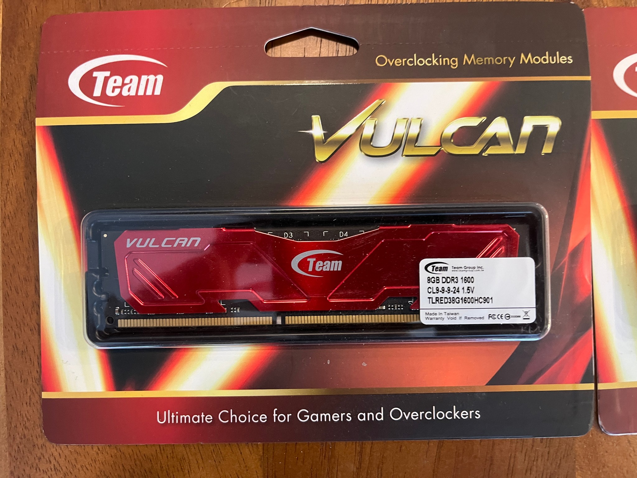 TEAM Vulcan 2X8GB 16B PC3-12800 DDR3 1600MHZ CL9 TLRED38G1600HC901 GAMING RAM