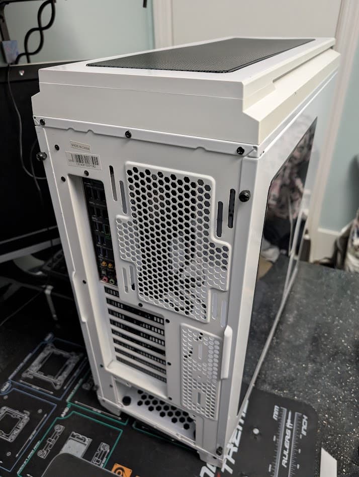 Phanteks Enthoo Luxe with X99 Mobo, 5820k, 16GB DDR4