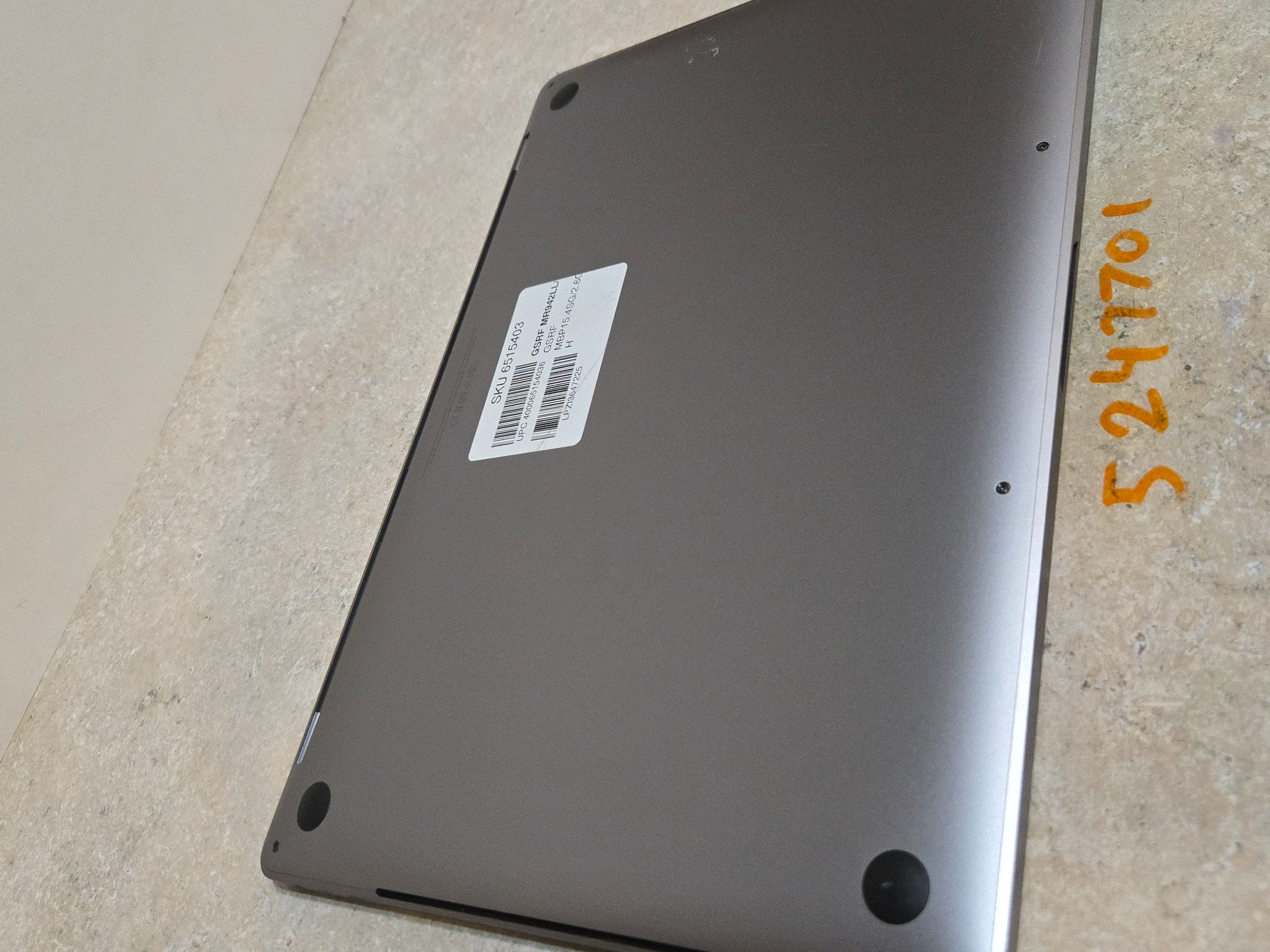 Apple Macbook Pro 15 inch Laptop - 2018 - 512GB - intel i7 - Model A1990