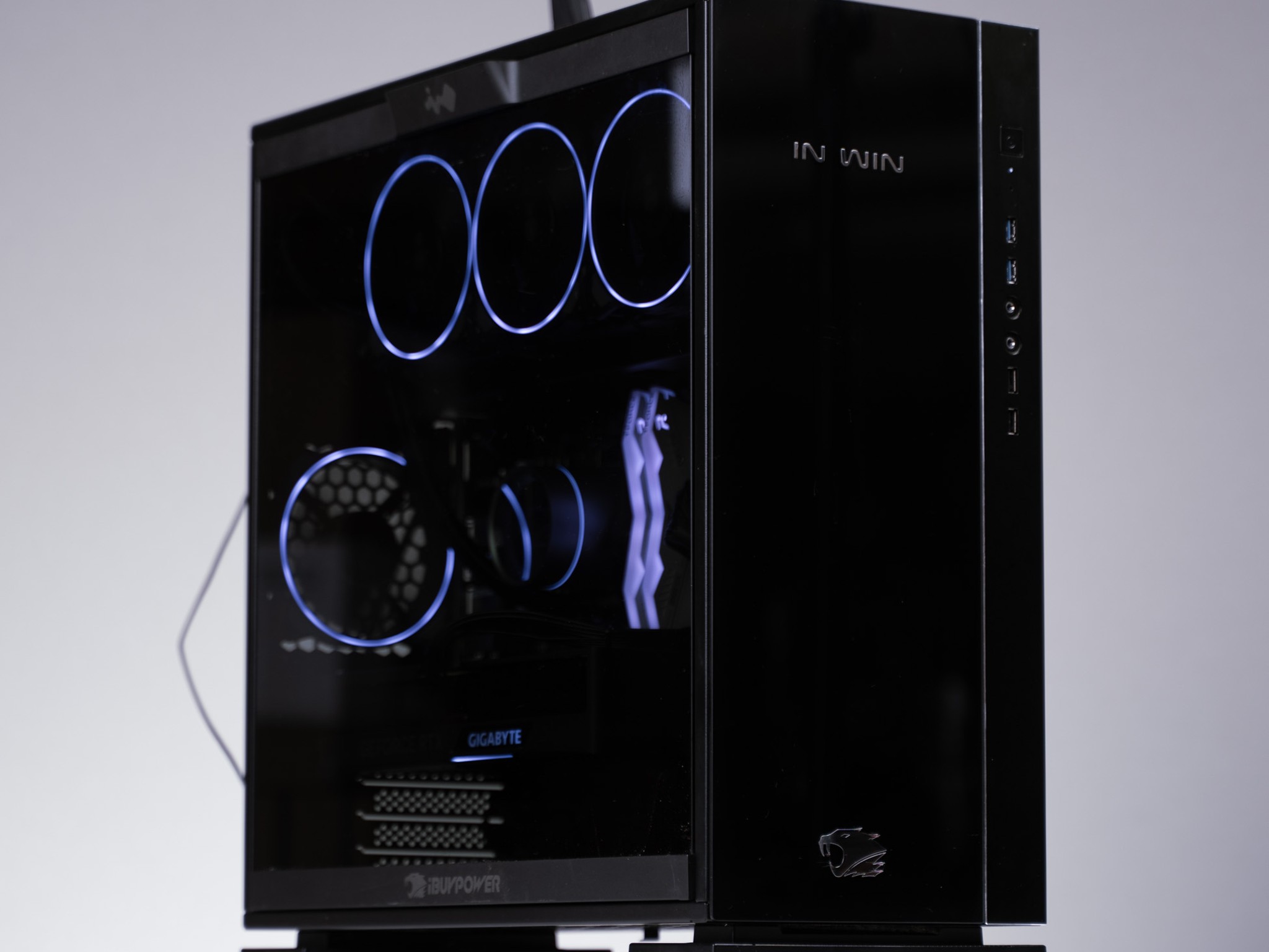 RTX 4070 Ti Ryzen 7 7700X 2TB 32GB Windows 11 Pro Gaming Workstation PC
