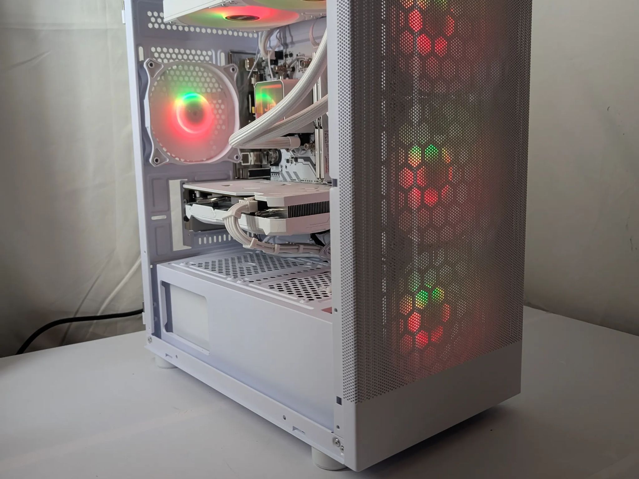 🔥 White Gaming PC – RTX 4060 | Ryzen 5 3600 | 32GB RAM | 1TB NVMe | Wi-Fi & Bluetooth 🔥