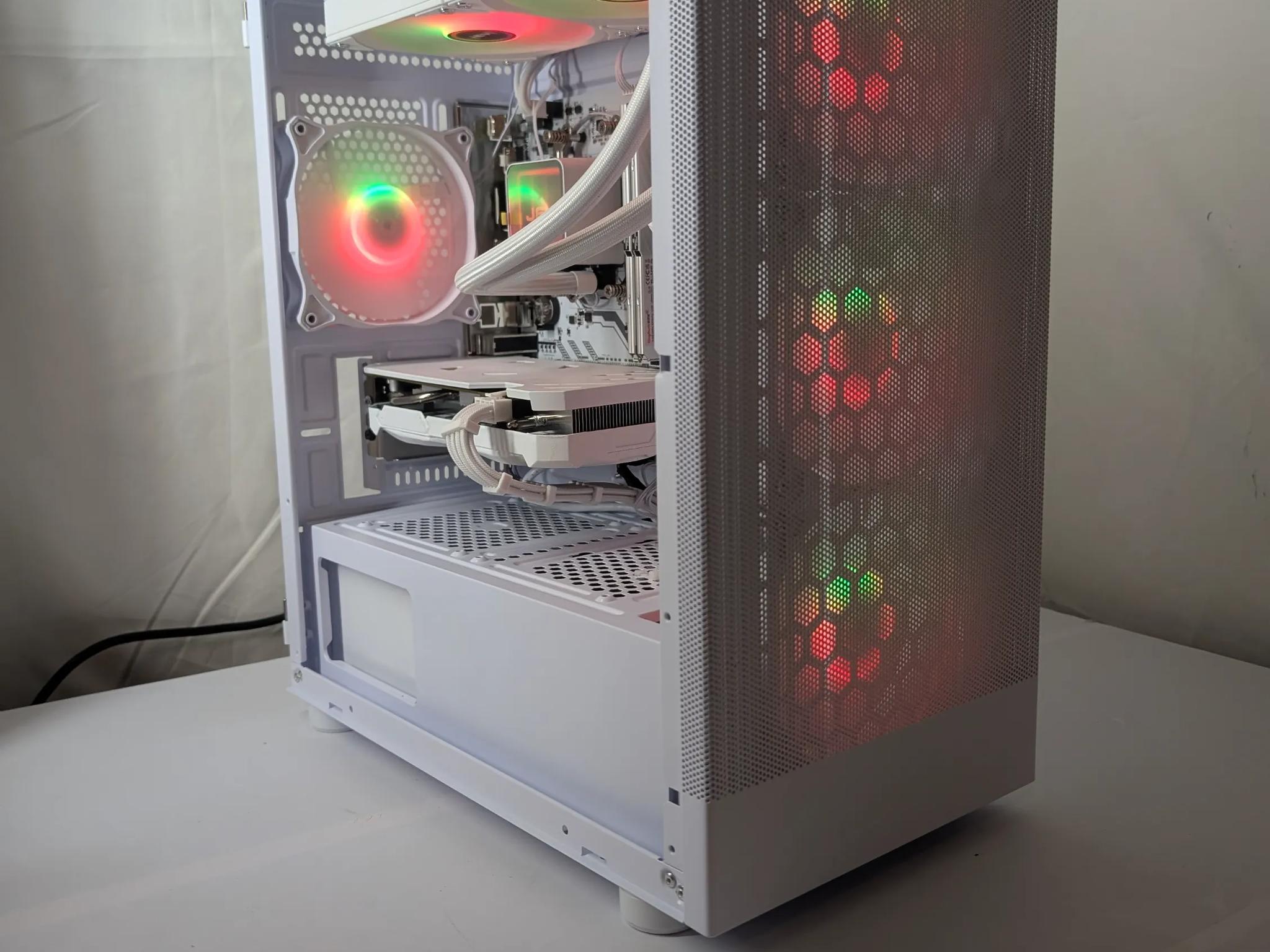 🔥 White Gaming PC – RTX 4060 | Ryzen 5 3600 | 32GB RAM | 1TB NVMe | Wi-Fi & Bluetooth 🔥