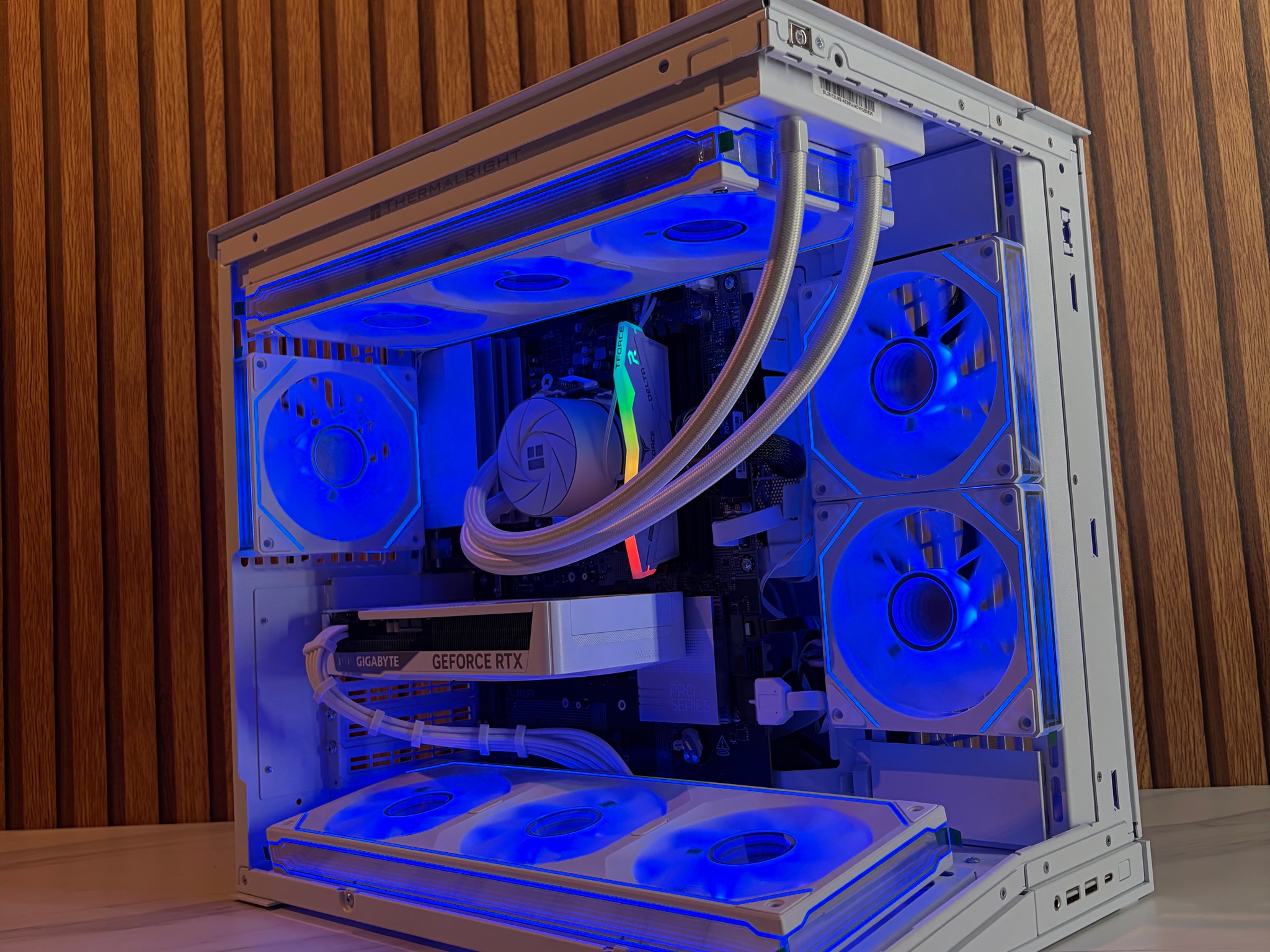 RTX 5060 | RYZEN 5 9600X | 16GB DDR5 | 2TB SSD| 360MM AIO