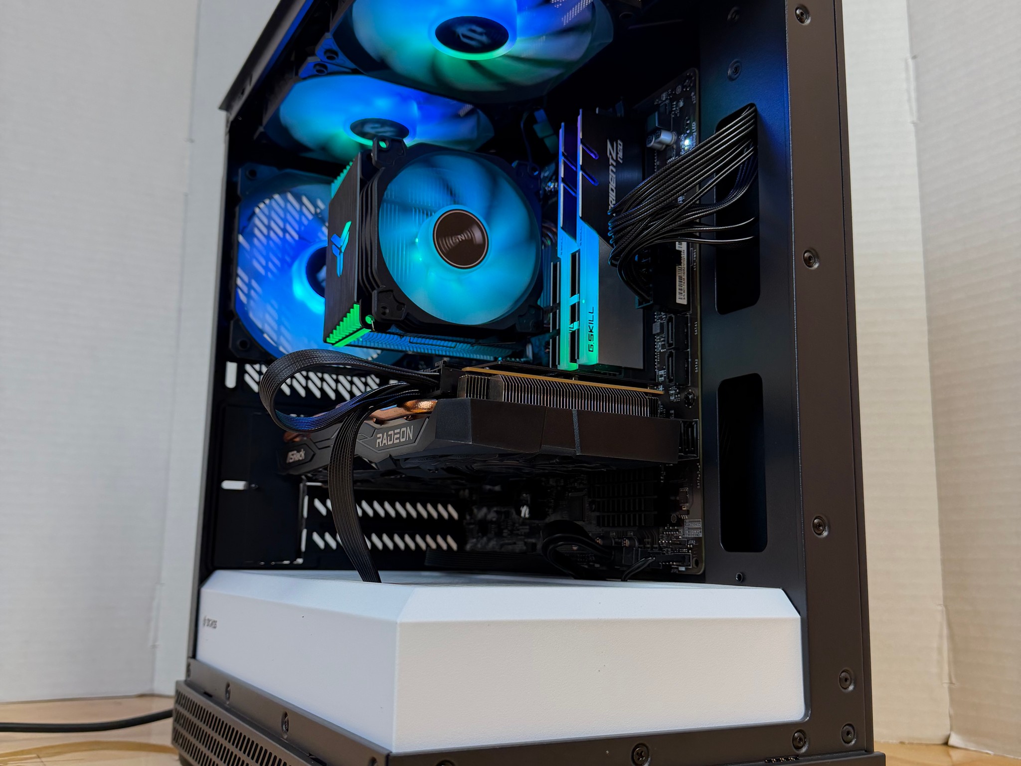 Ryzen 5 5500 | RX 6700 XT 12GB | 32GB DDR4 3600 | 1TB SSD | WiFi | High FPS 1080p / 1440p Gaming PC