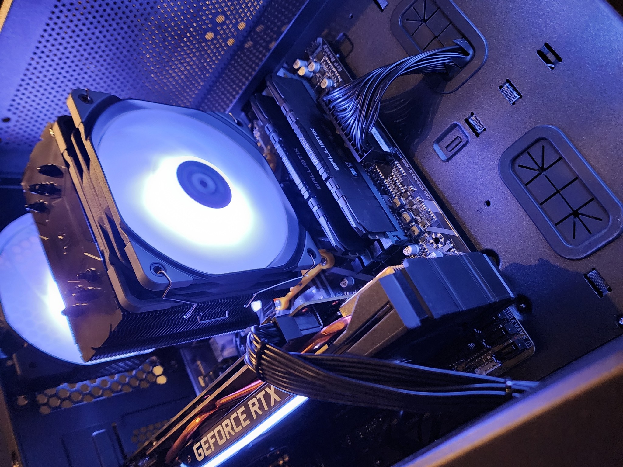 Nvidia RTX 2060 SUPER / Ryzen 5 3600 / 32GB DDR4 / 512GB NVMe SSD