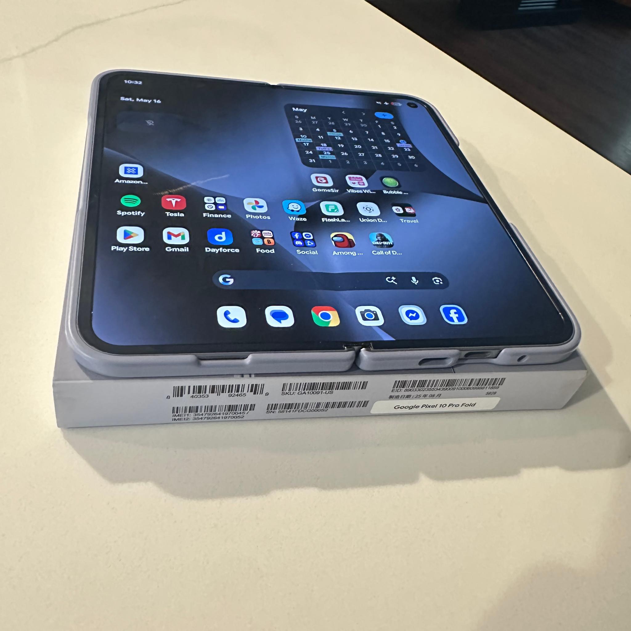 Unlocked Google Pixel 10 Pro Fold 256gb moonstone