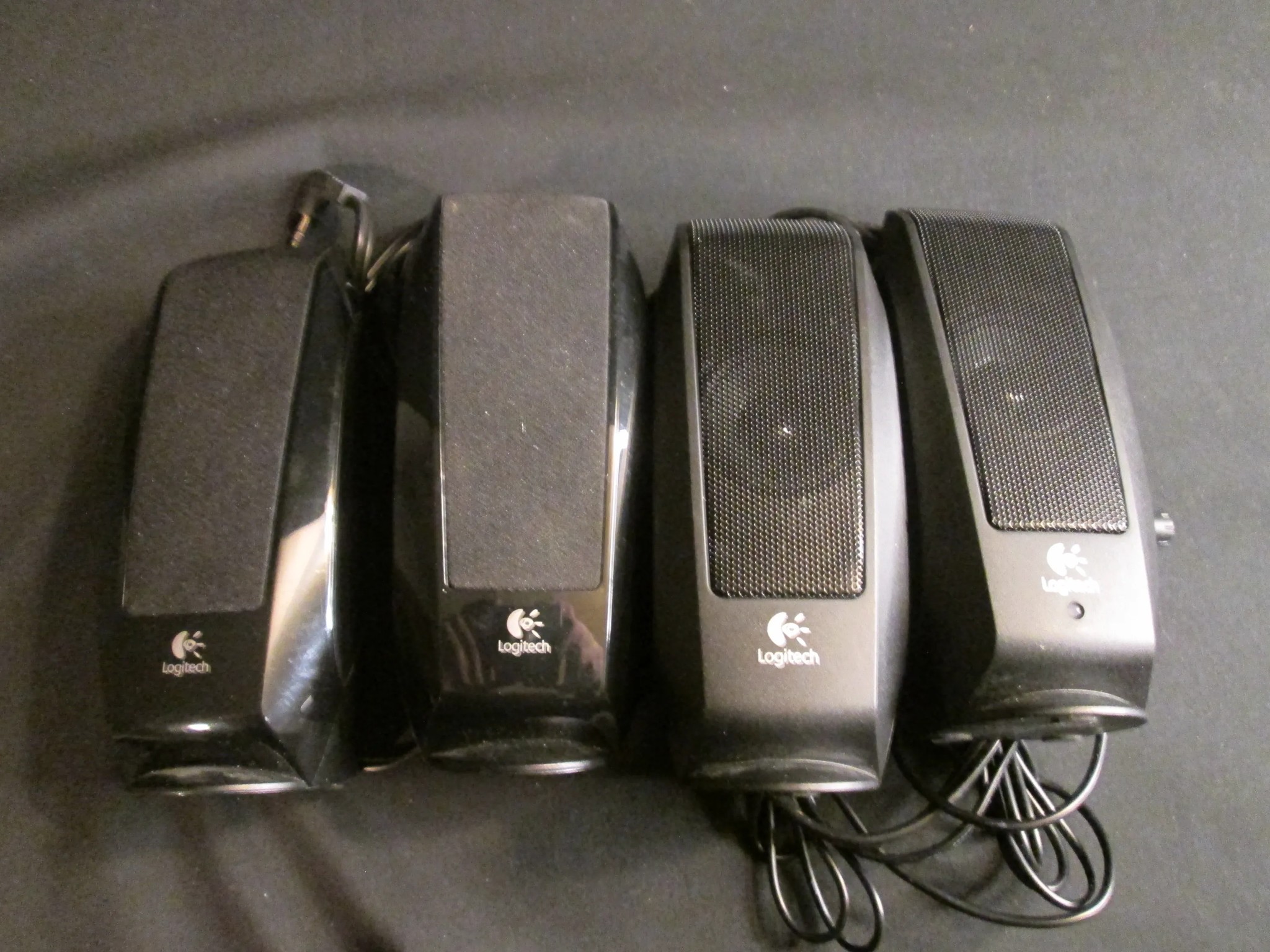 Logitech s220 Speakers